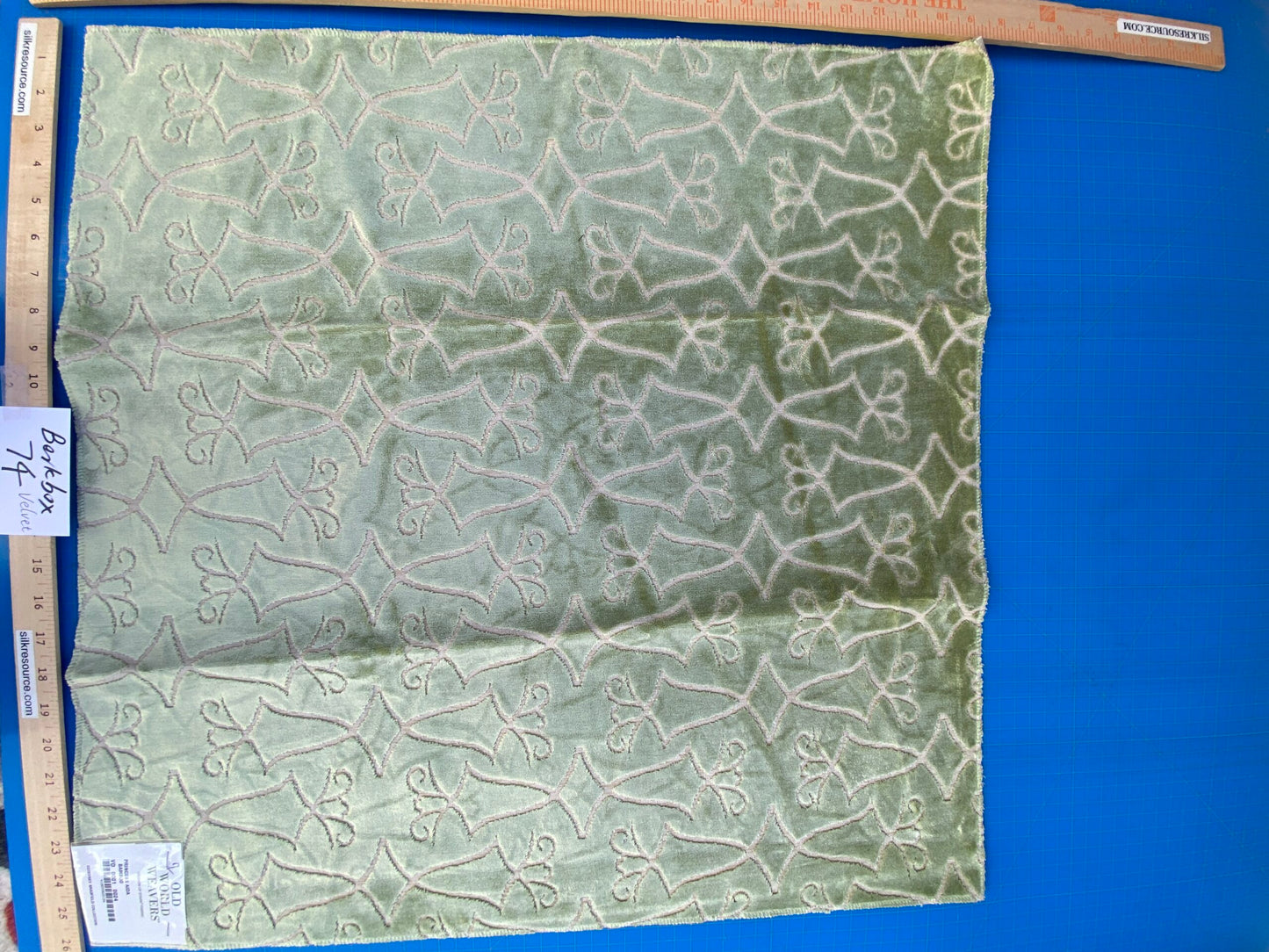 2 Berkbox74 Square Velvet by Old World Weavers Princess Aida Bamboo Green Cut Velvet Silky MSRP USD 228/Y