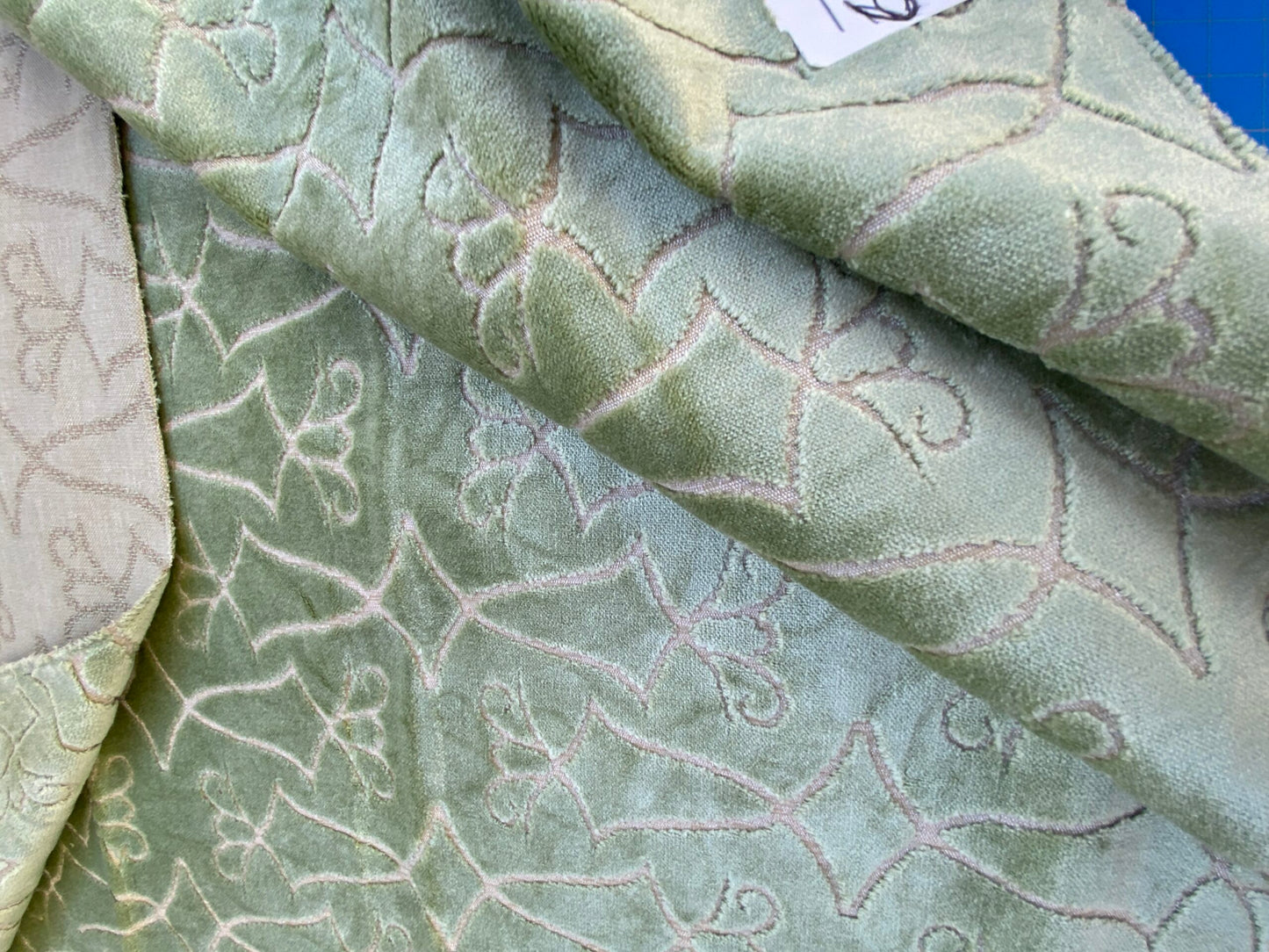 7 Berkbox74 Square Velvet by Old World Weavers Princess Aida Bamboo Green Cut Velvet Silky MSRP USD 265/Y