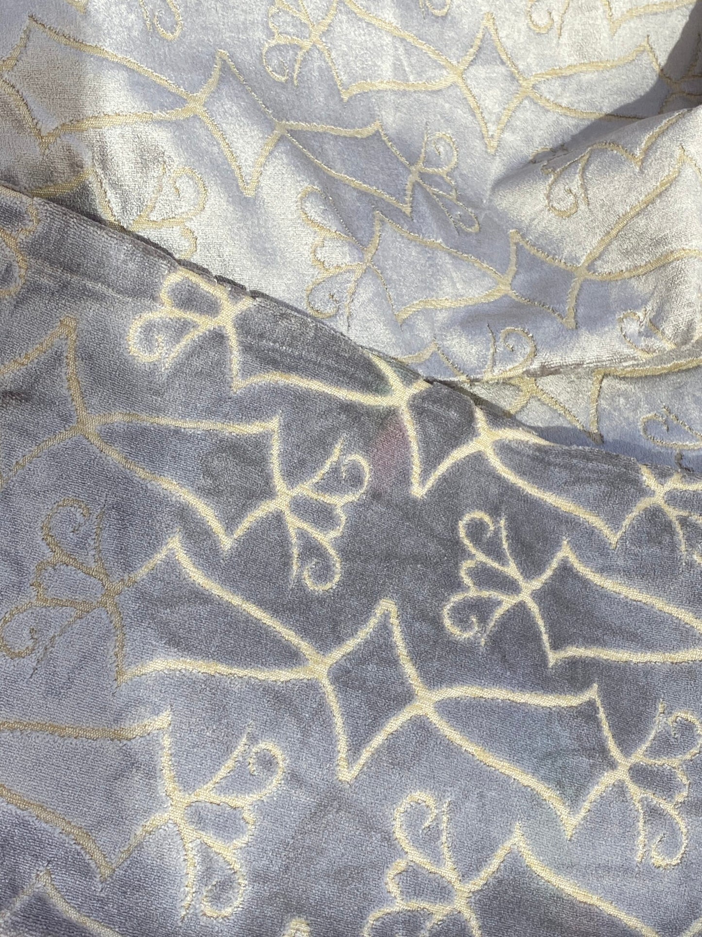 13 Berkbox74 Square Velvet by Old World Weavers Princess Aida Lavender Smoke Gray Cut Velvet Silky MSRP USD 265/Y