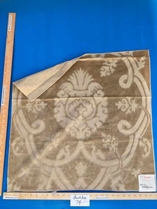 19 Berkbox74 Square Velvet by Fonthill Velours Savoie Beige Cloud Medallion MSRP USD 304/Y