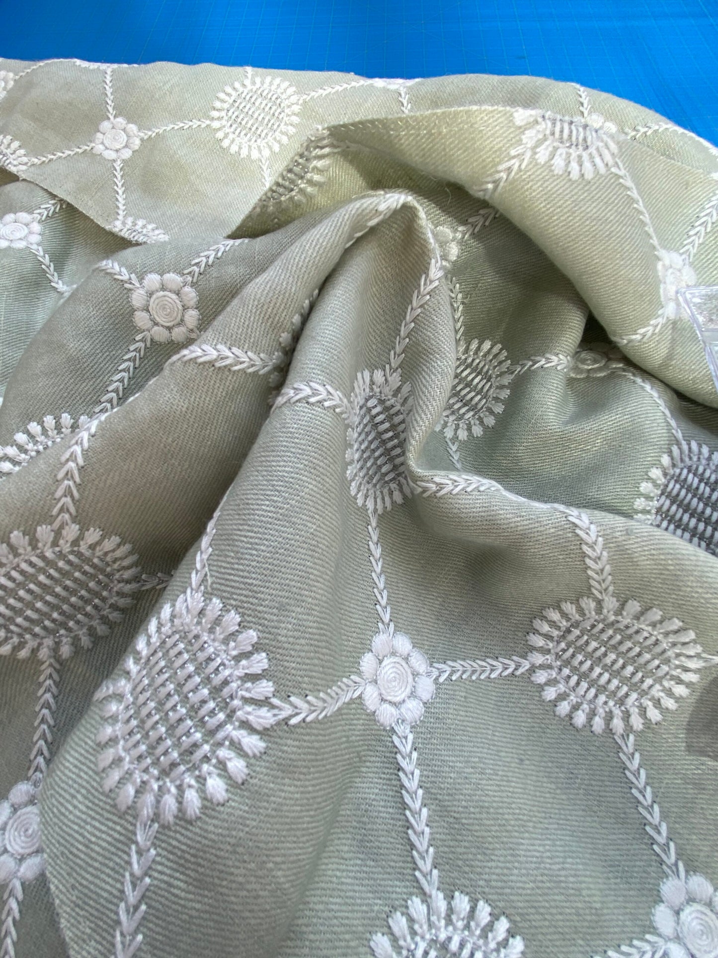 27 Berkbox75 Square Embroidery by Scalamandre Gustavian Diamond Willow Green White MSRP USD 300+/Y