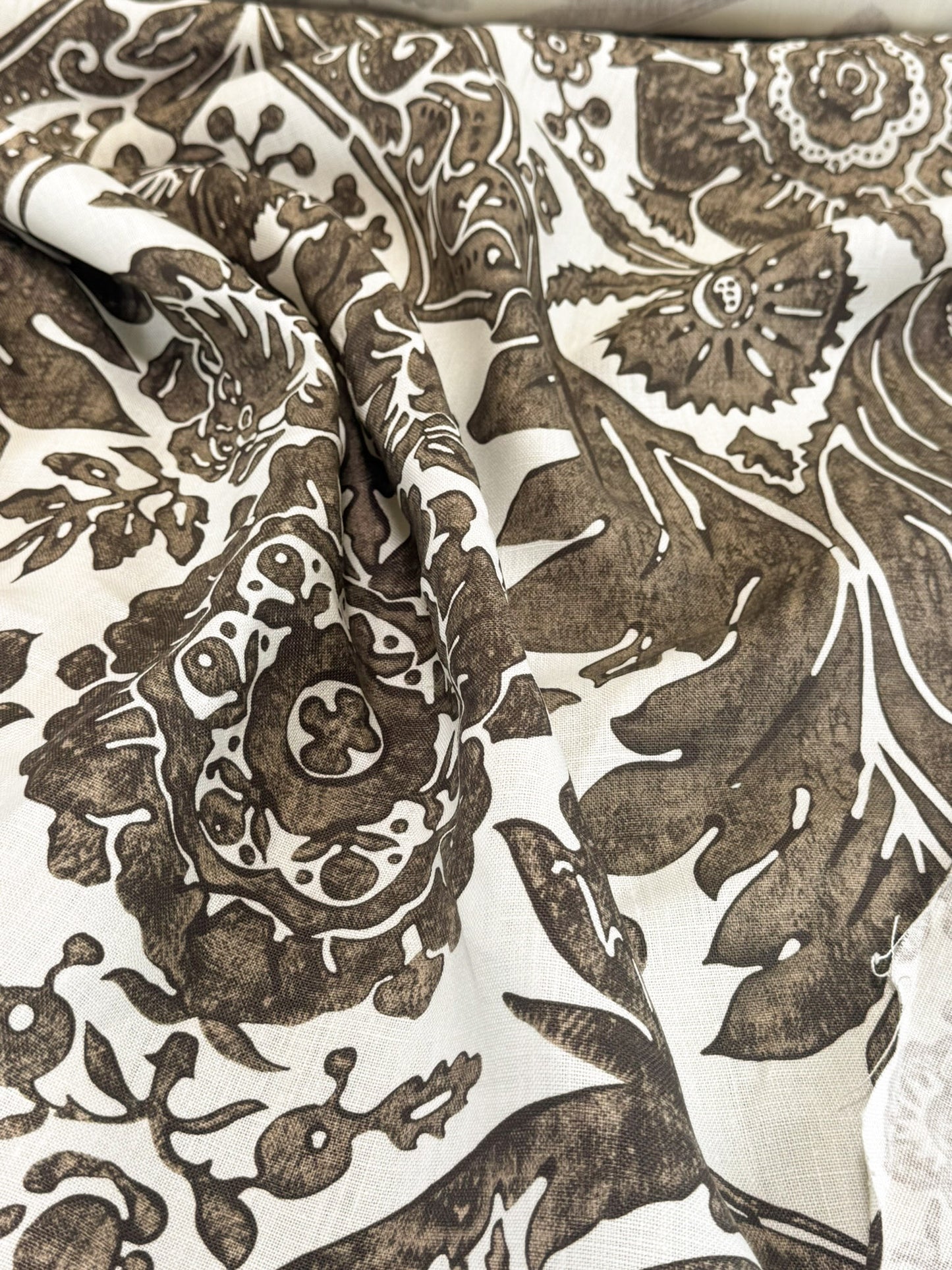 Scalamandre Luciana Damask Linen Print  Espresso Brown White Damask Print Gray MSRP USD 346/Y