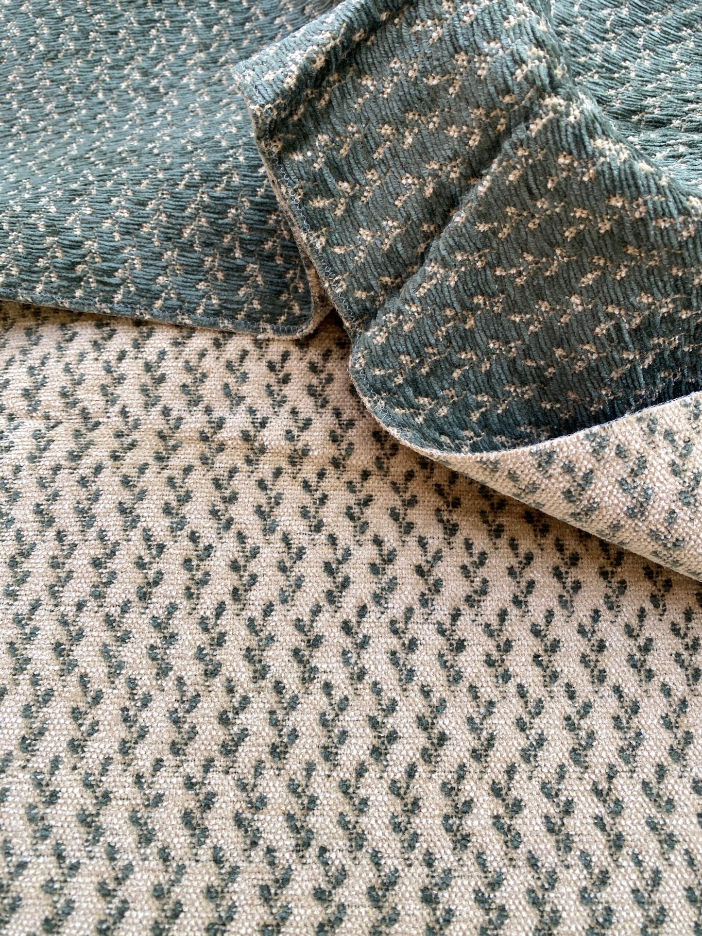 12 Berkbox76 Square Fonthill Lamar Chenille Alpine Beige Green Novelty Botanical Foliage MSRP USD 368/y