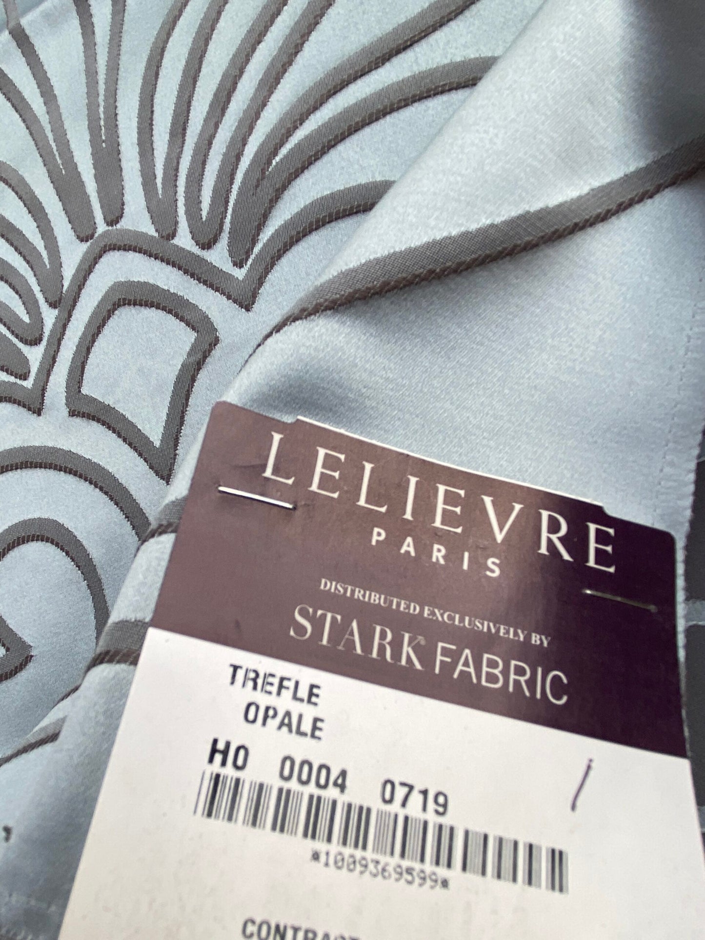 14 Berkbox76 Square Jacquard by Lelievre Trefle Opale Gray Damask Polyester MSRP USD 542/y