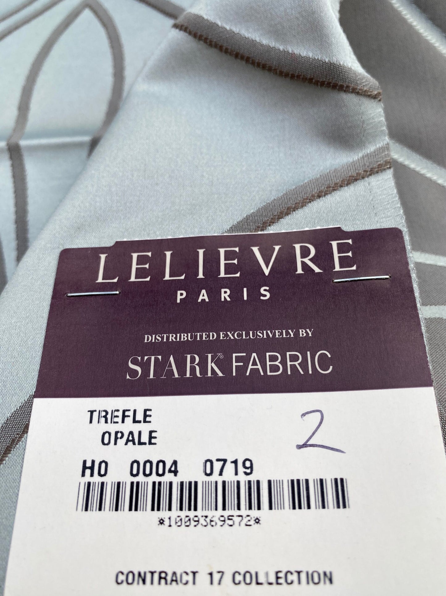15 Berkbox76 Square Jacquard by Lelievre Trefle Opale Gray Damask Polyester MSRP USD 542/y