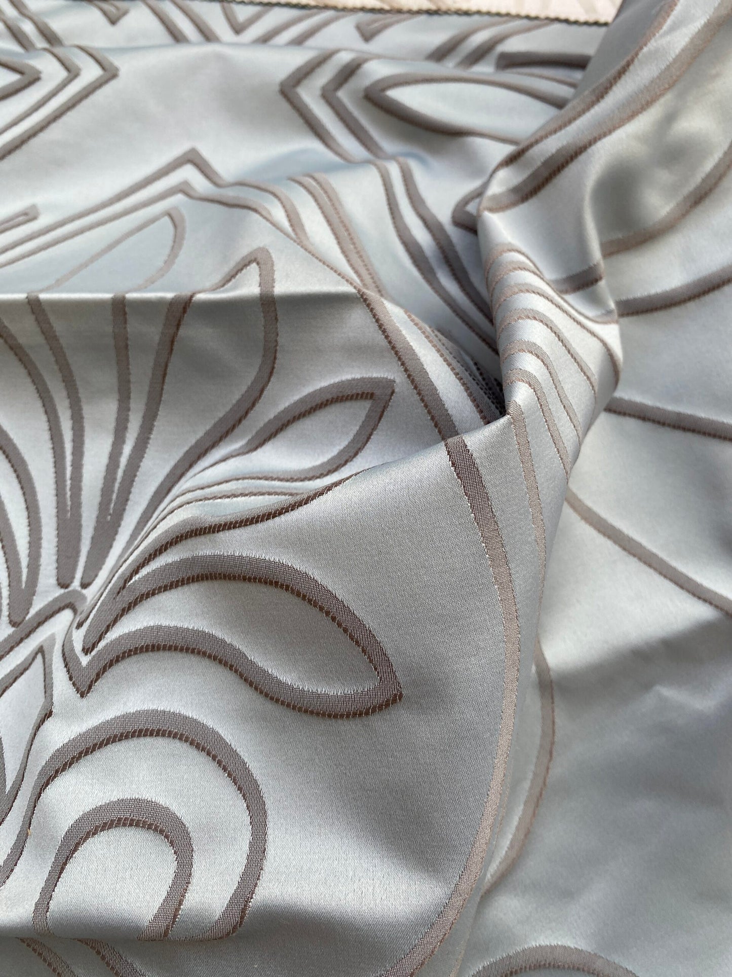 15 Berkbox76 Square Jacquard by Lelievre Trefle Opale Gray Damask Polyester MSRP USD 542/y