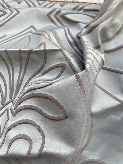 15 Berkbox76 Square Jacquard by Lelievre Trefle Opale Gray Damask Polyester MSRP USD 542/y