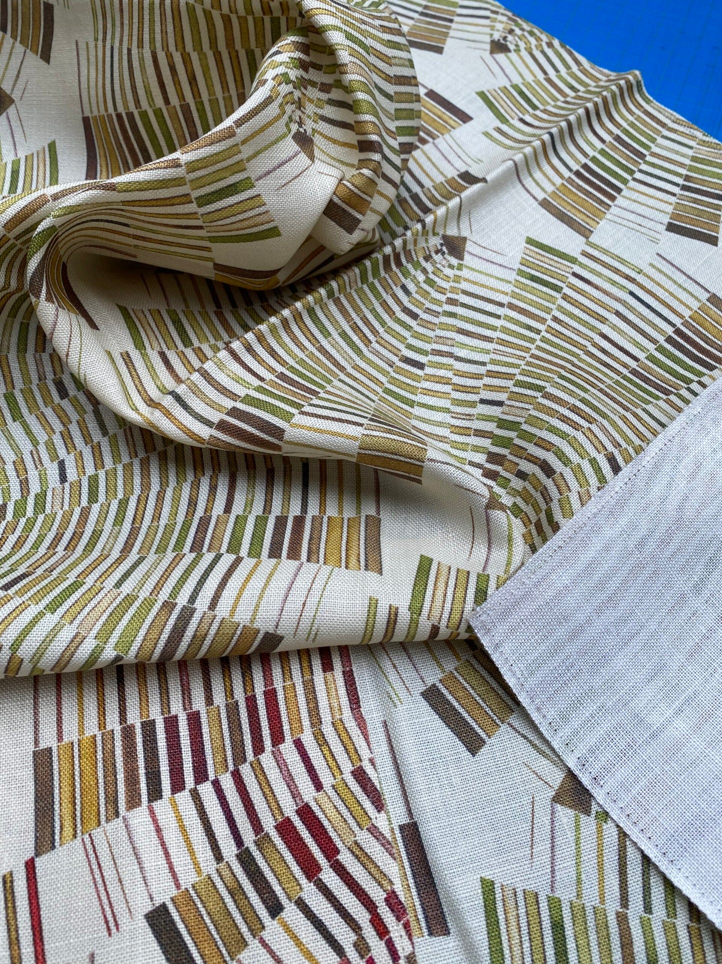 19 Berkbox77 Square Printed Fabrics by Fonthill Arpeggio Moss Green White Abstract Geometric Linen MSRP USD 280/Y