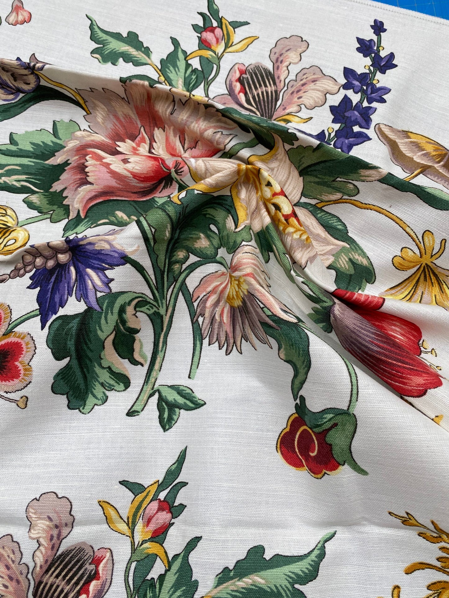 22 Berkbox77 Square Printed Fabrics by Grey Watkins Les Fleurs Mysterieuses Multi Color on White Floral Cotton Linen MSRP USD 784/Y