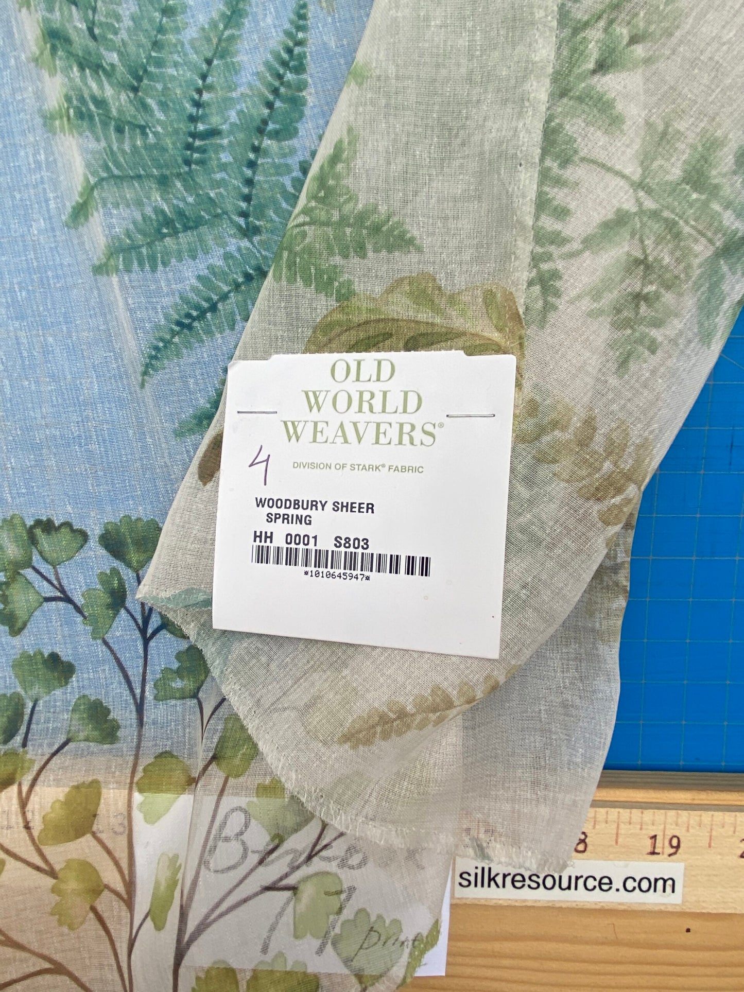 30 Berkbox77 Square Printed Fabrics by Old World Weavers Woodbury Sheer Spring Green Blue MSRP USD 100/