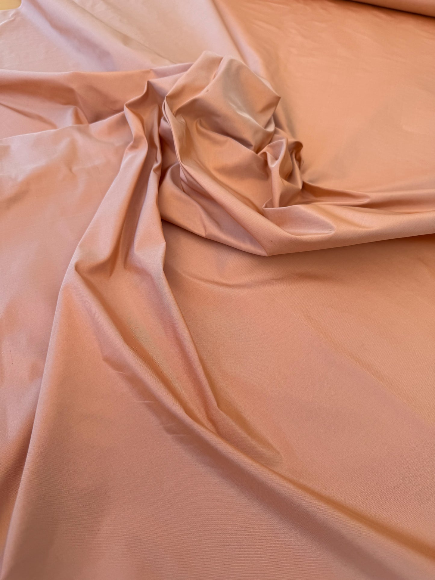 Scalamandre 100%silk Taffeta Juicy Peach Pink Orange With Silver Shot - By The Yard
