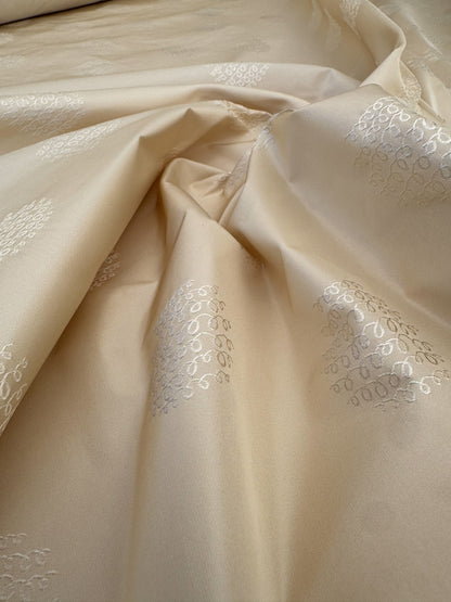 By Yard  100% Silk Damask Loop Doodle "vanilla" Ecru Beige Cream MSRP USD 200+/Y