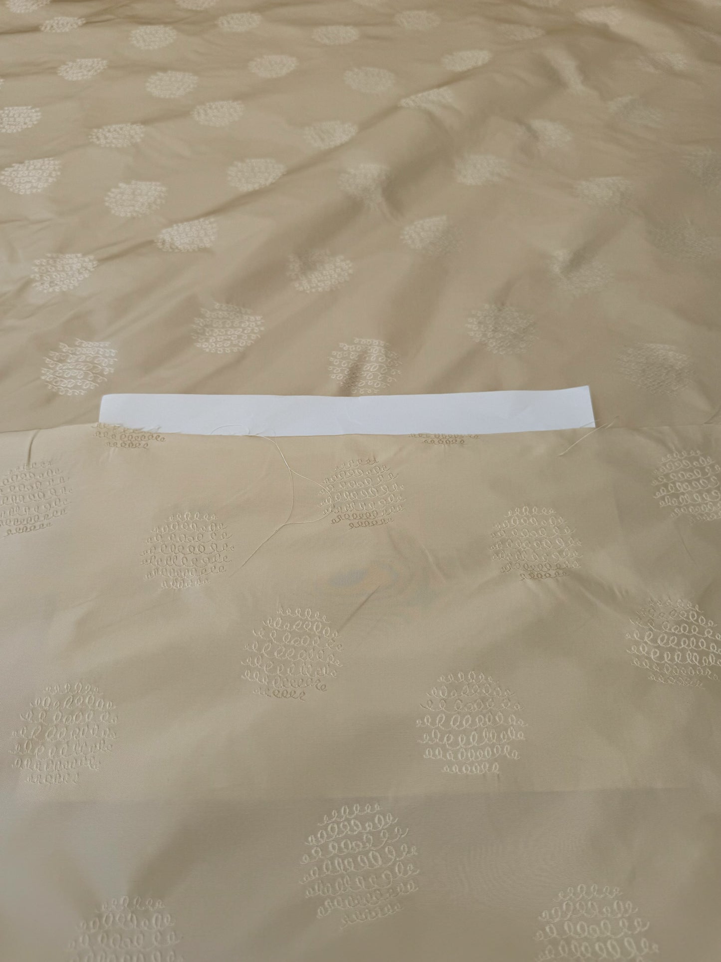 By Yard  100% Silk Damask Loop Doodle "vanilla" Ecru Beige Cream MSRP USD 200+/Y
