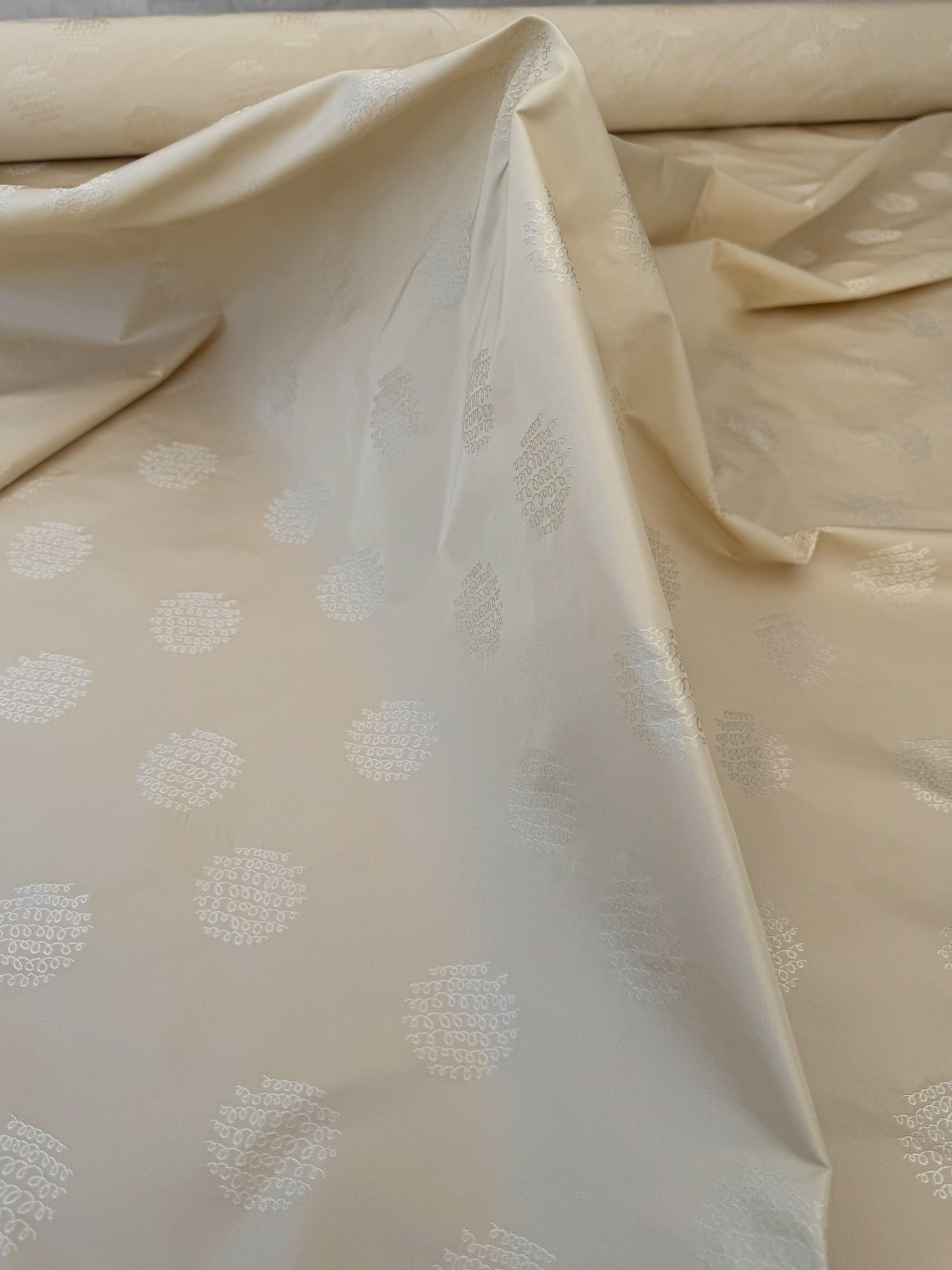 By Yard  100% Silk Damask Loop Doodle "vanilla" Ecru Beige Cream MSRP USD 200+/Y