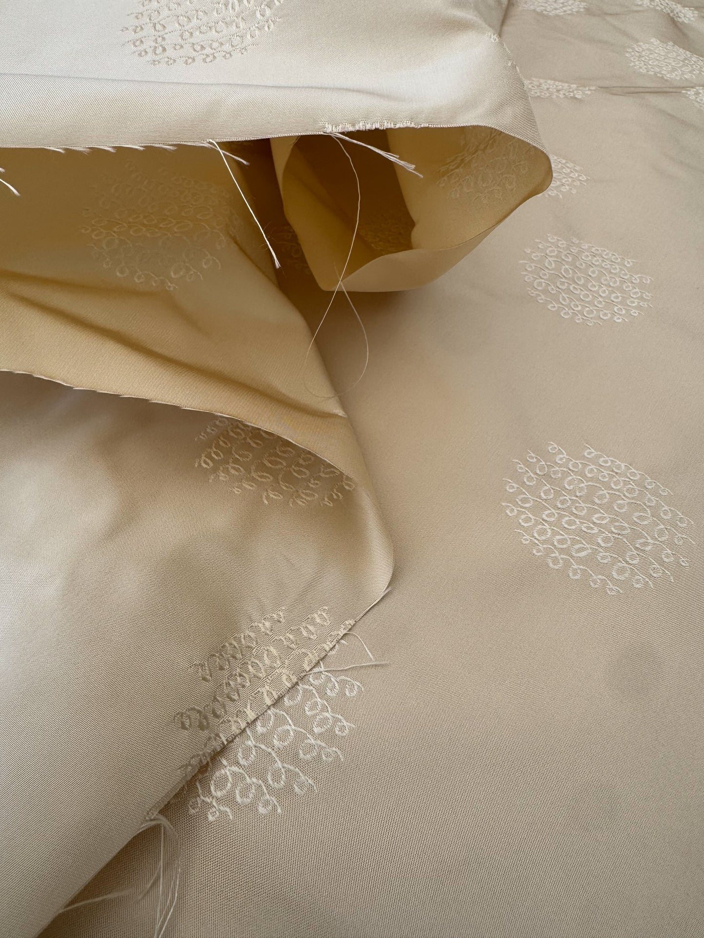 By Yard  100% Silk Damask Loop Doodle "vanilla" Ecru Beige Cream MSRP USD 200+/Y