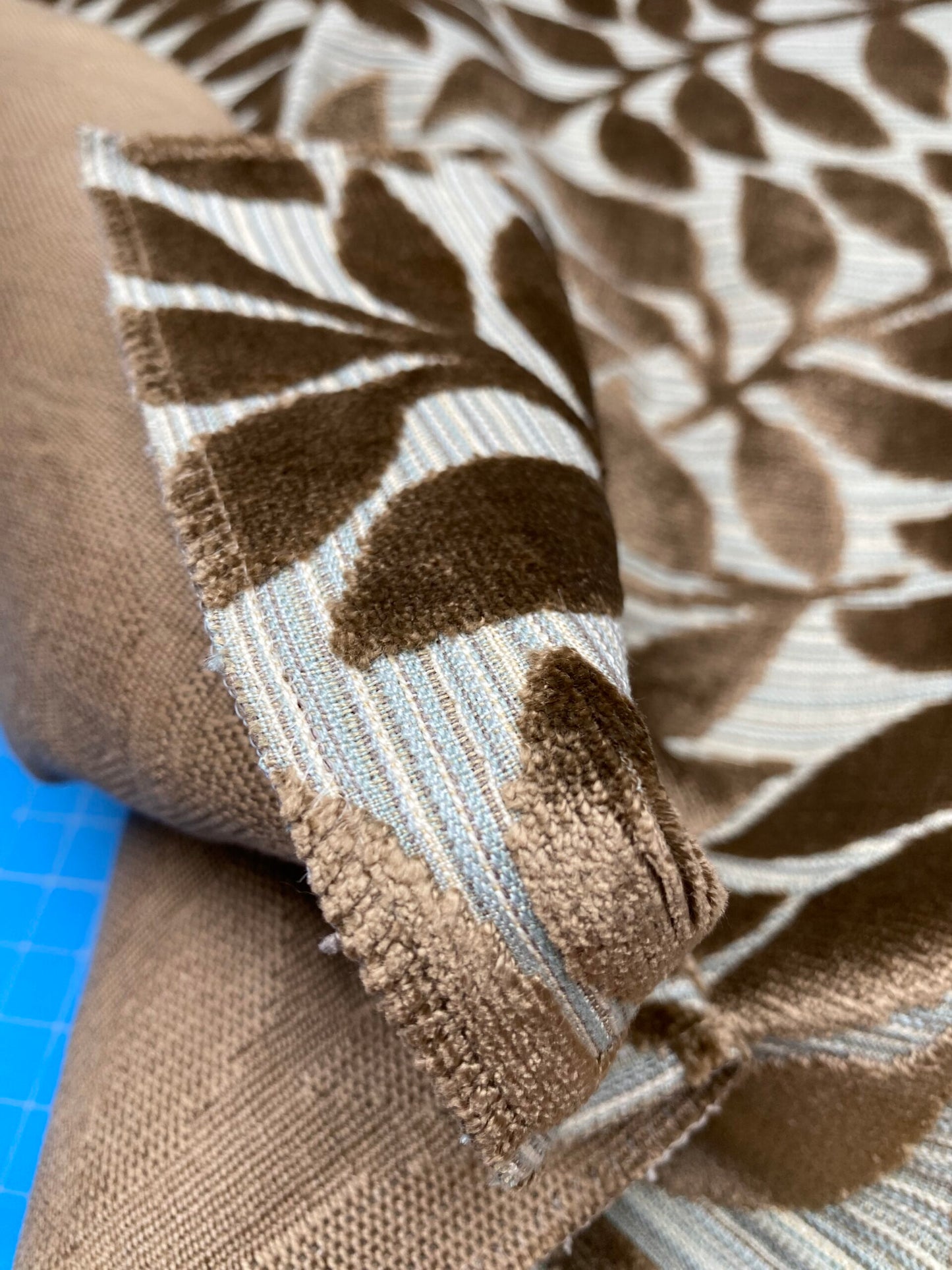 1 Berkbox78 Square Velvet by Scalamandre Argento Aqua/Taupe Cut-Velvet Leaves Brown MSRP USD 380/y