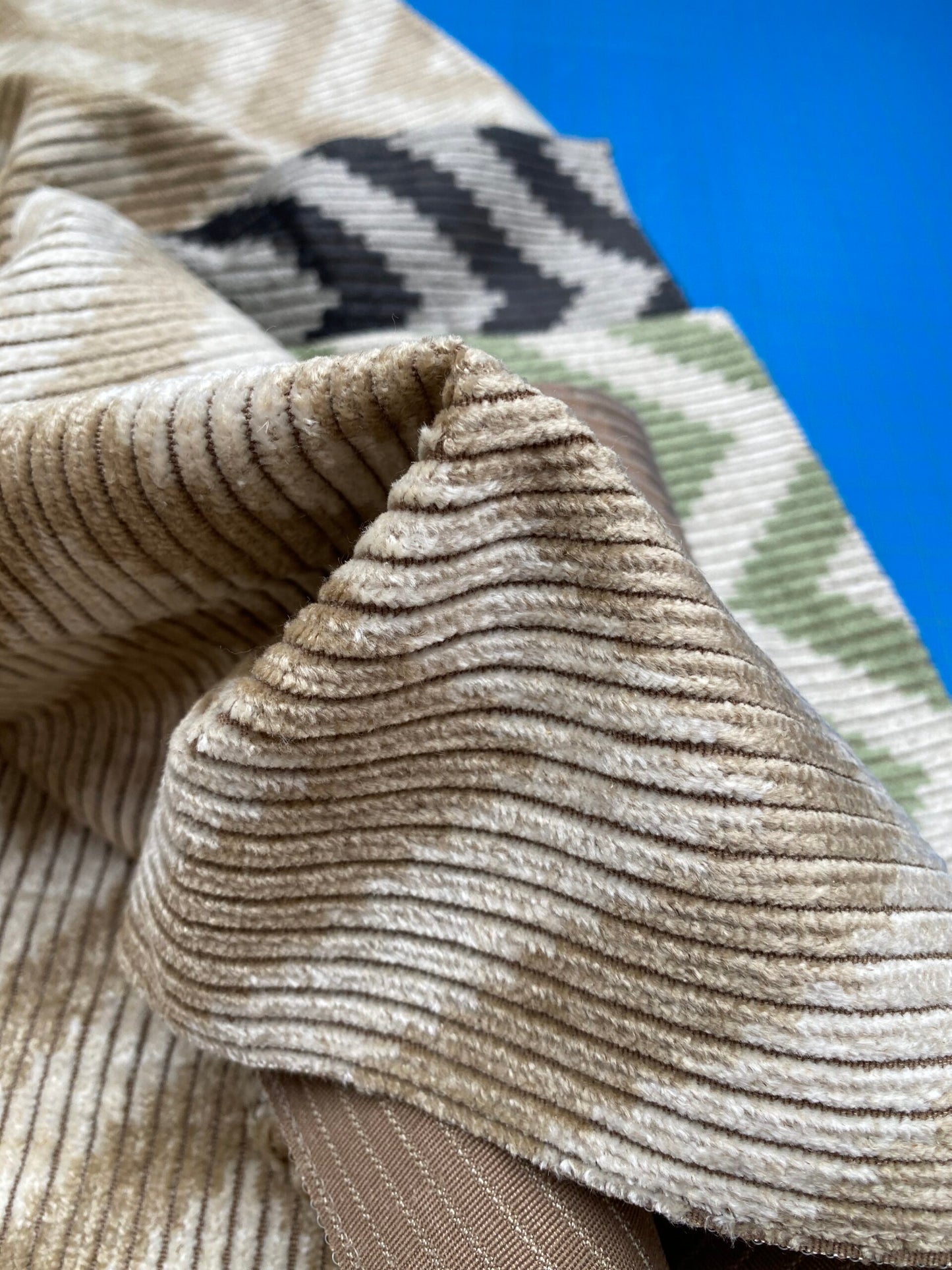 8 Berkbox78 Square Velvet by Fonthill Carnaby Desert Brown White Chevron1YD X 26" MSRP USD 294/y