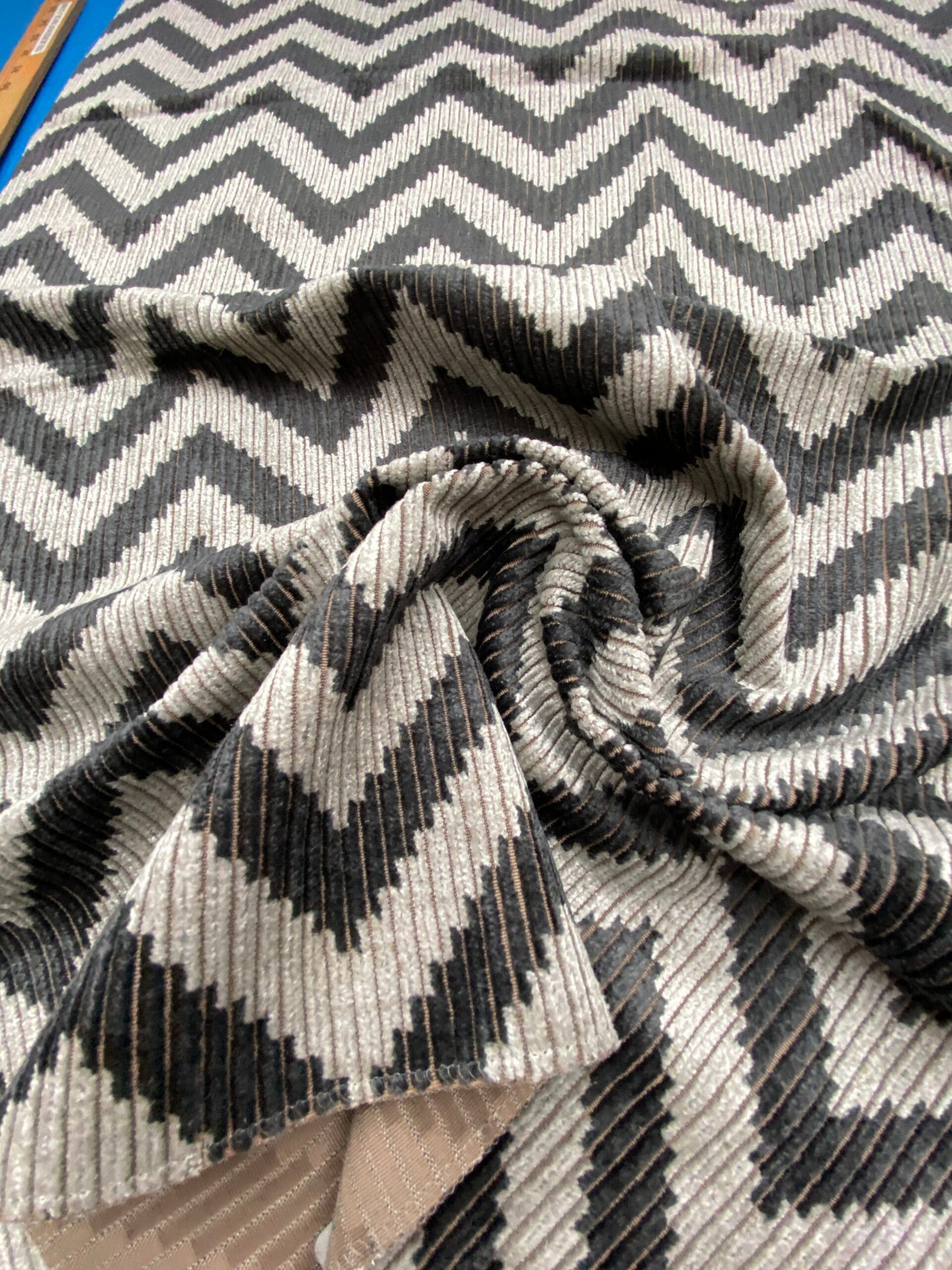 15 Berkbox78 Square Velvet by Fonthill Carnaby Carbon Black White Chevron MSRP USD 294/y