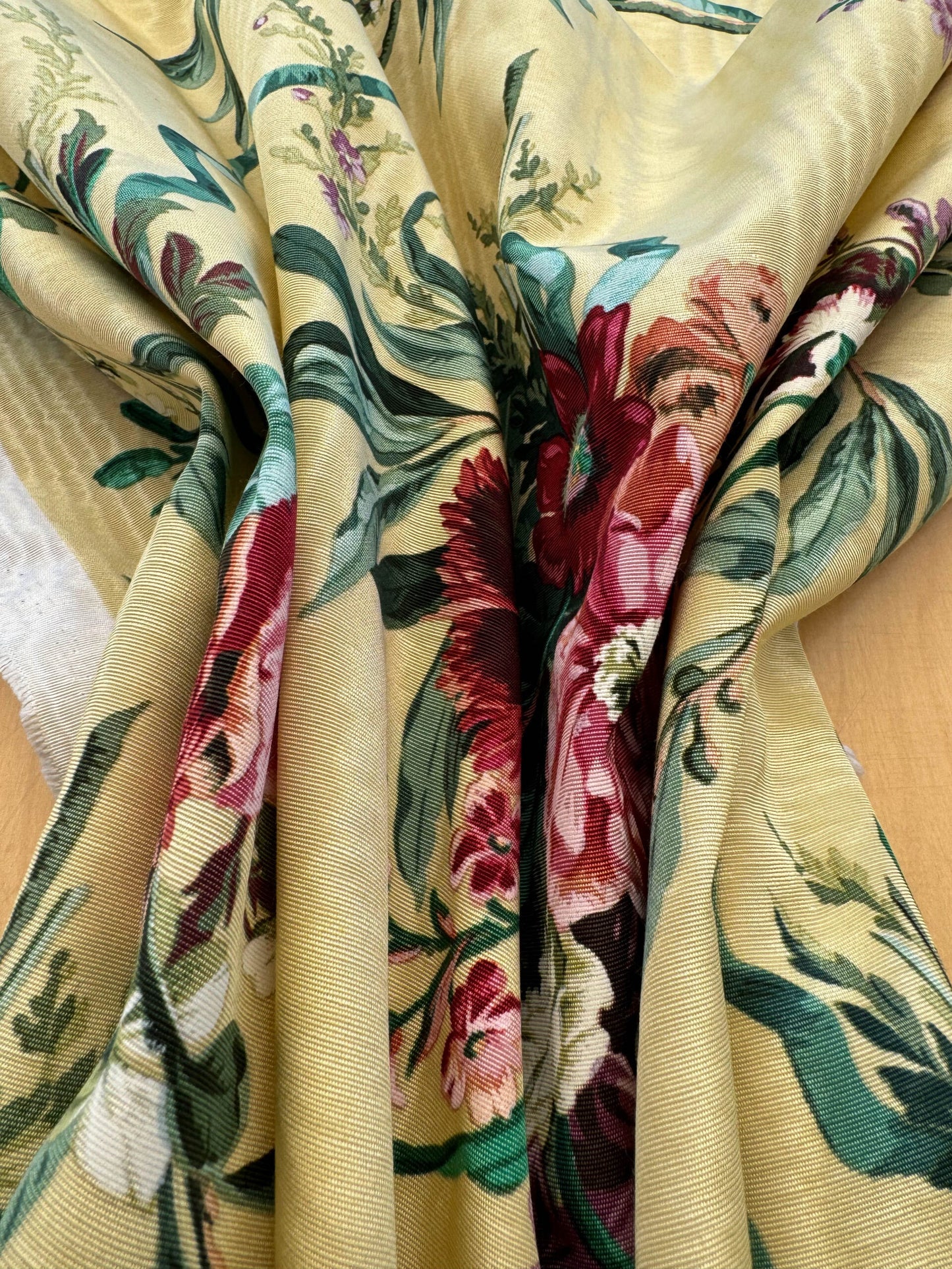 Scalamandre Nosegay Yellow Red Green  Floral Botanical Foliage MSRP USD 316/y