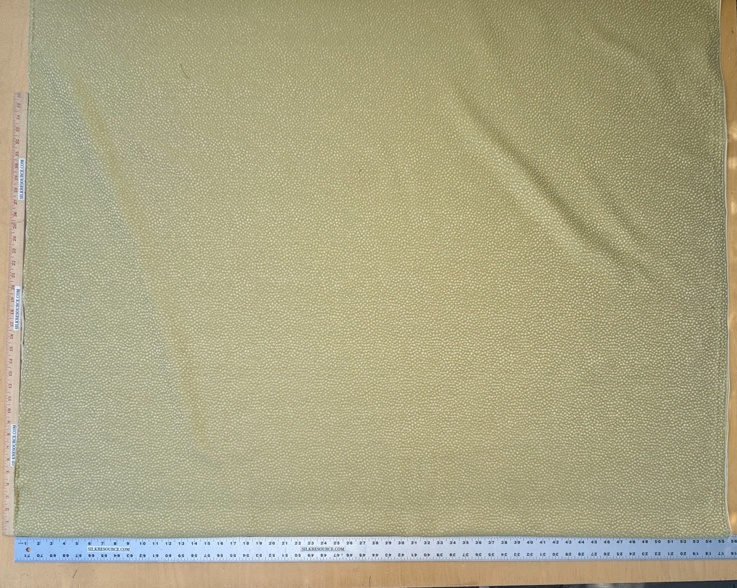 Robert Allen Beacon Hill Speckled Peridot Silk Cotton Cashmere Blend in Pale Green Silver Small Texture