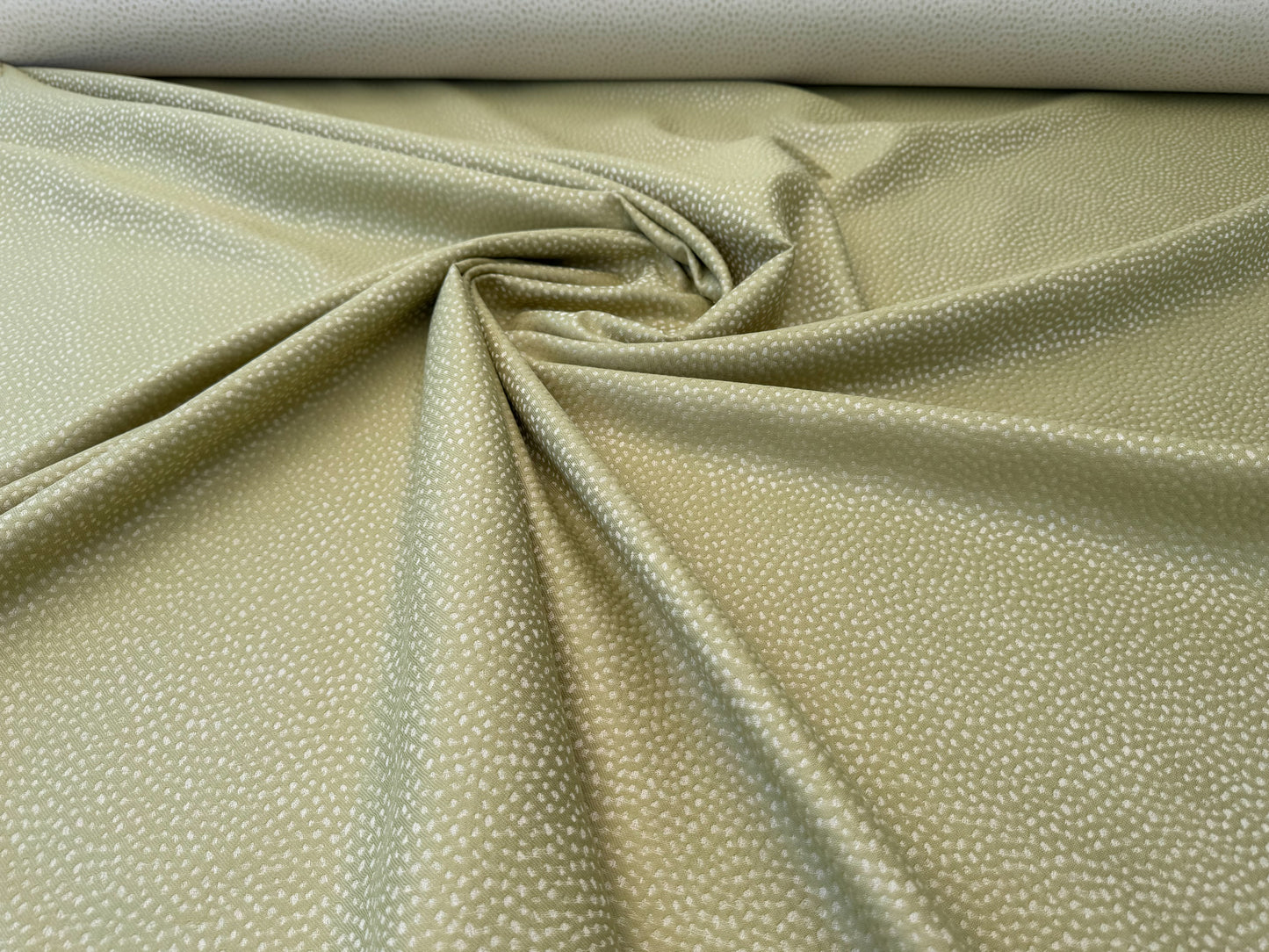 Robert Allen Beacon Hill Speckled Peridot Silk Cotton Cashmere Blend in Pale Green Silver Small Texture