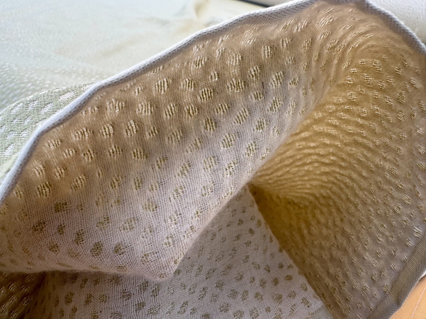 Robert Allen Beacon Hill Speckled Peridot Silk Cotton Cashmere Blend in Pale Green Silver Small Texture