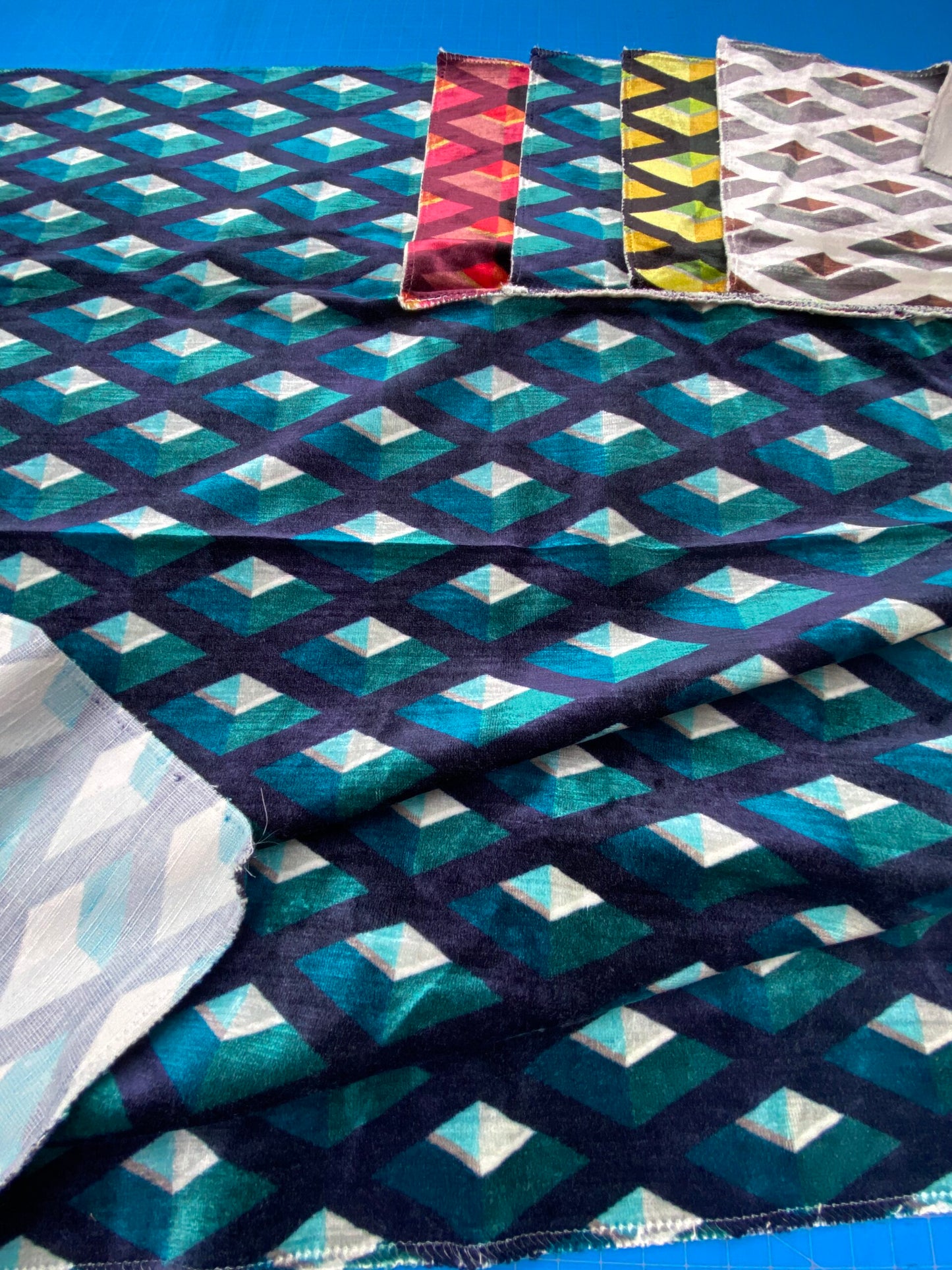 8 Berkbox79 Square Velvet by Aldeco Stylish Velvet Emerald Reflections MSRP USD400+/y