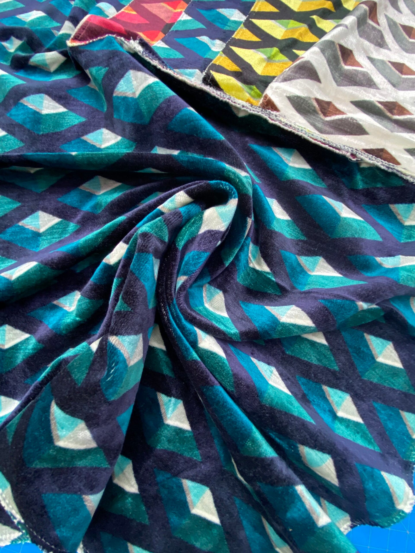 8 Berkbox79 Square Velvet by Aldeco Stylish Velvet Emerald Reflections MSRP USD400+/y