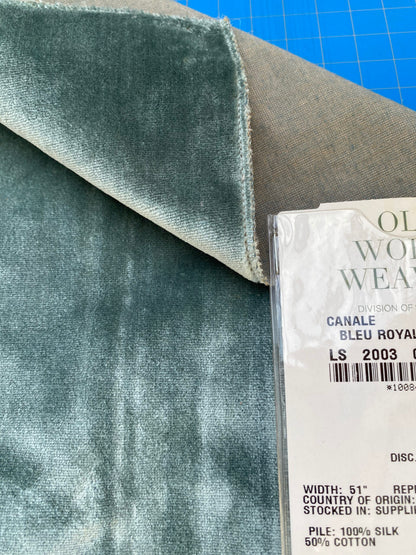 10 Berkbox81 Square Velvet by Lelievre Canale Bleu Royal Blue Solid 22"L X 24"W  MSRP USD 536/y