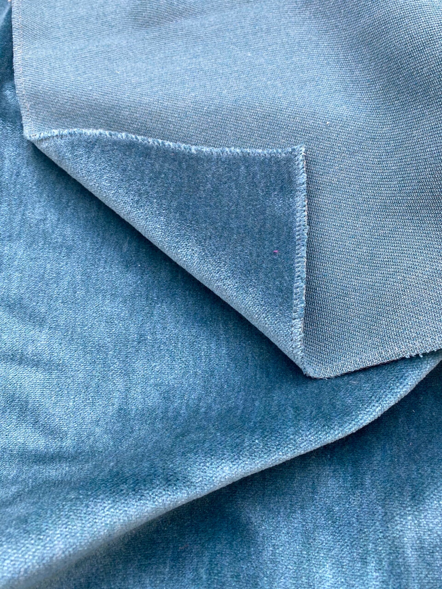 13 Berkbox81 Square Velvet by Scalamandre Bay Velvet Surf Outdoor Blue Solid MSRP USD300+/y