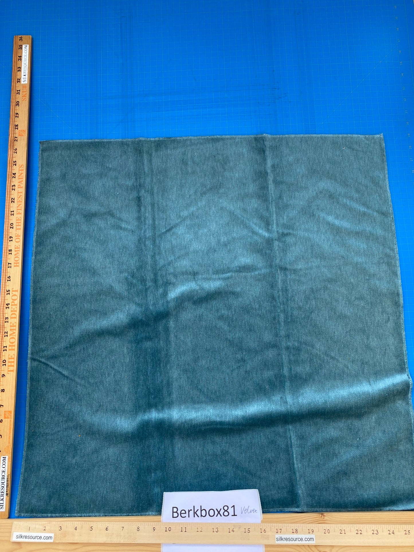 14 Berkbox81 Square Velvet by Scalamandre Bay Velvet Surf Outdoor Blue Solid MSRP USD300+/y