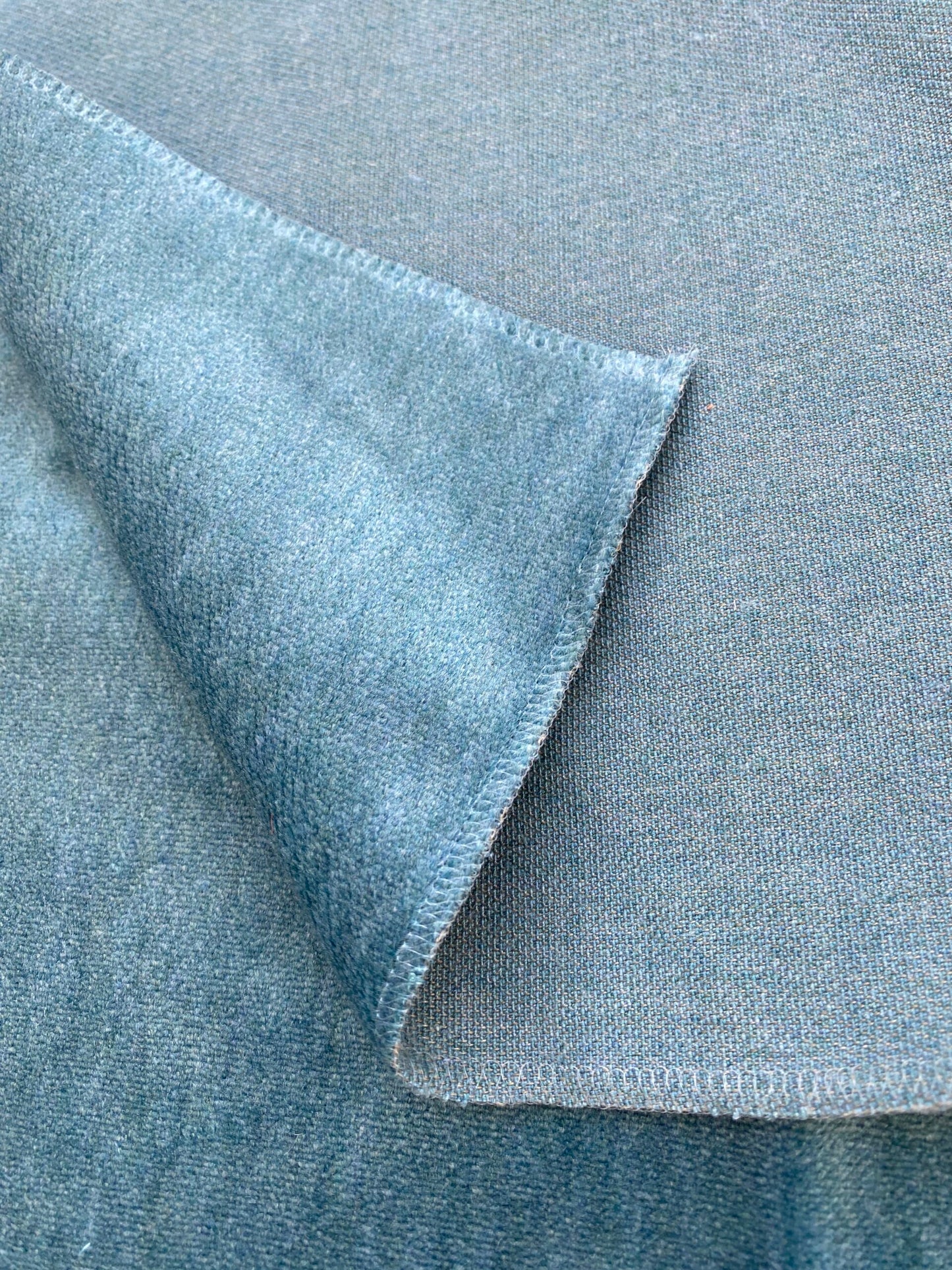 14 Berkbox81 Square Velvet by Scalamandre Bay Velvet Surf Outdoor Blue Solid MSRP USD300+/y