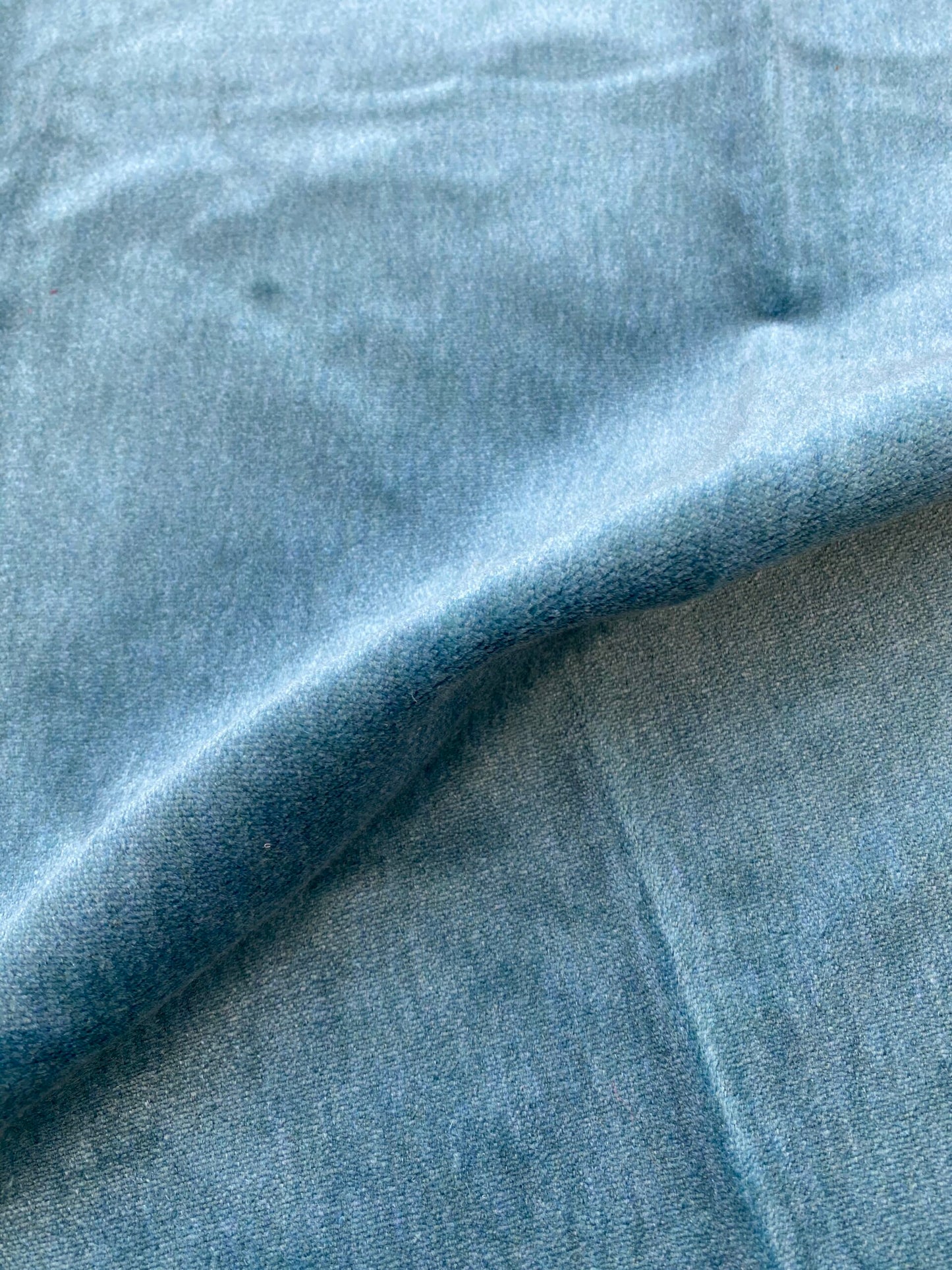 14 Berkbox81 Square Velvet by Scalamandre Bay Velvet Surf Outdoor Blue Solid MSRP USD300+/y