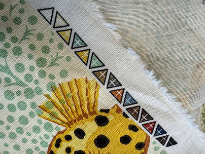 1.4 y Scalamandre Barbuda Coral/Apricot/Green Gold Dots Fish Nautical Ocean