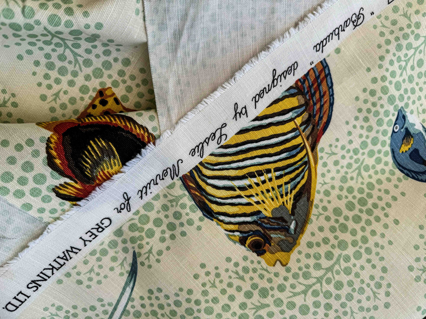 1.4 y Scalamandre Barbuda Coral/Apricot/Green Gold Dots Fish Nautical Ocean