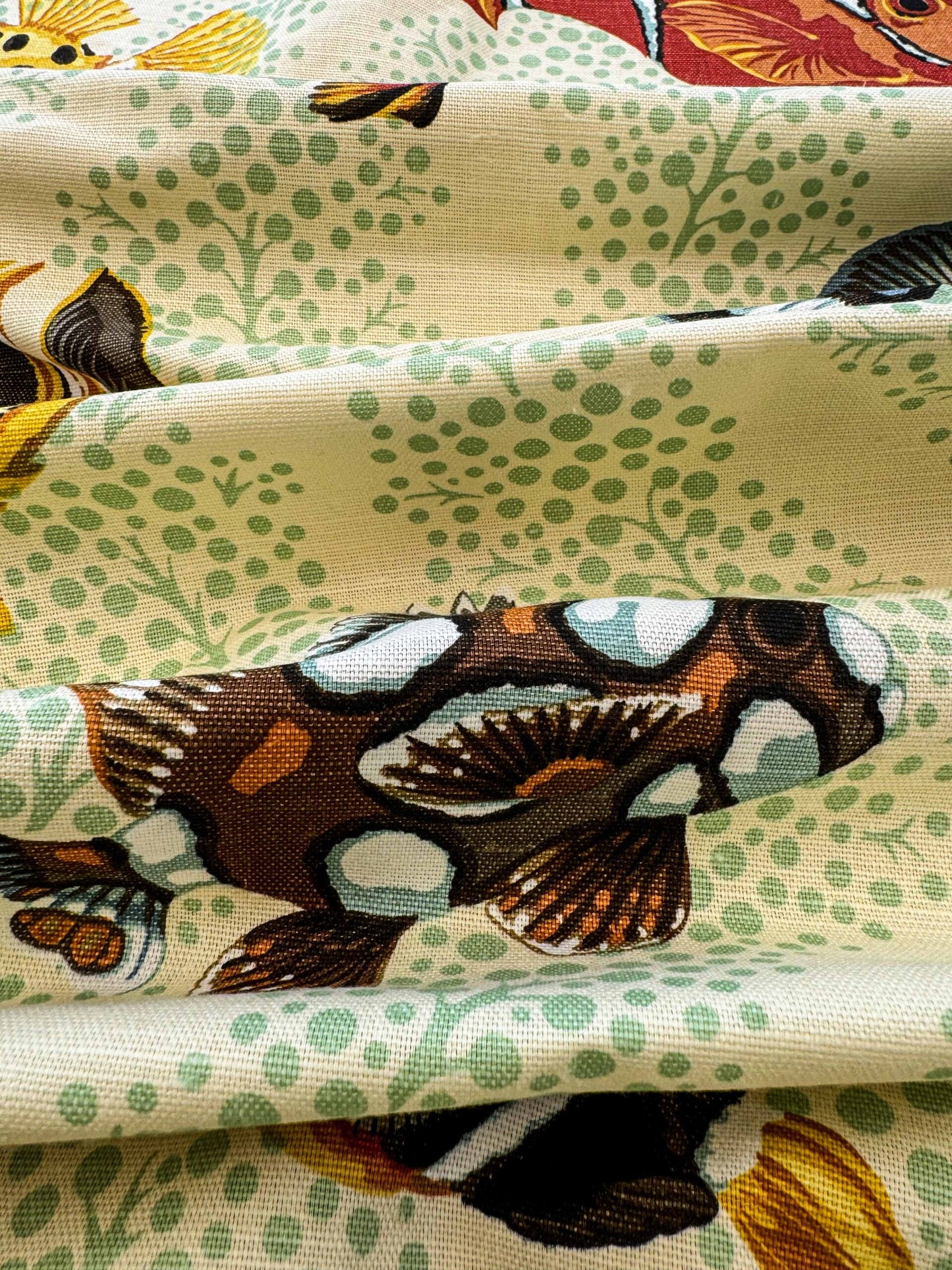 1.4 y Scalamandre Barbuda Coral/Apricot/Green Gold Dots Fish Nautical Ocean