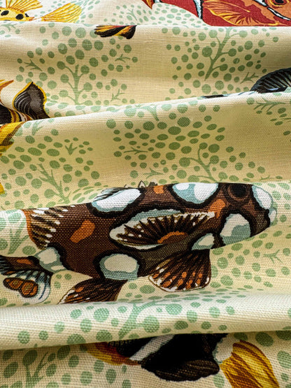 1.4 y Scalamandre Barbuda Coral/Apricot/Green Gold Dots Fish Nautical Ocean