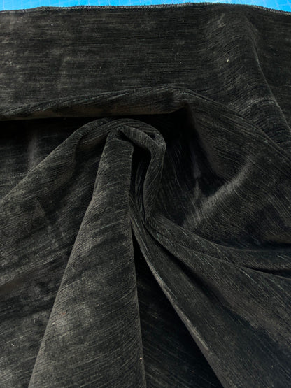 6 Berkbox83 Square Velvet by Old World Weavers Como Linen Caviar Green Texture MSRP USD 354/y