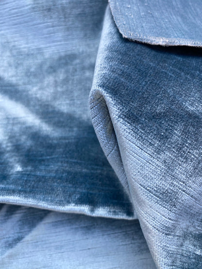 25 Berkbox83 Square Velvet by Old World Weavers Taos Silicon Finis Cornflower Blue Solid Texture MSRP USD210/y