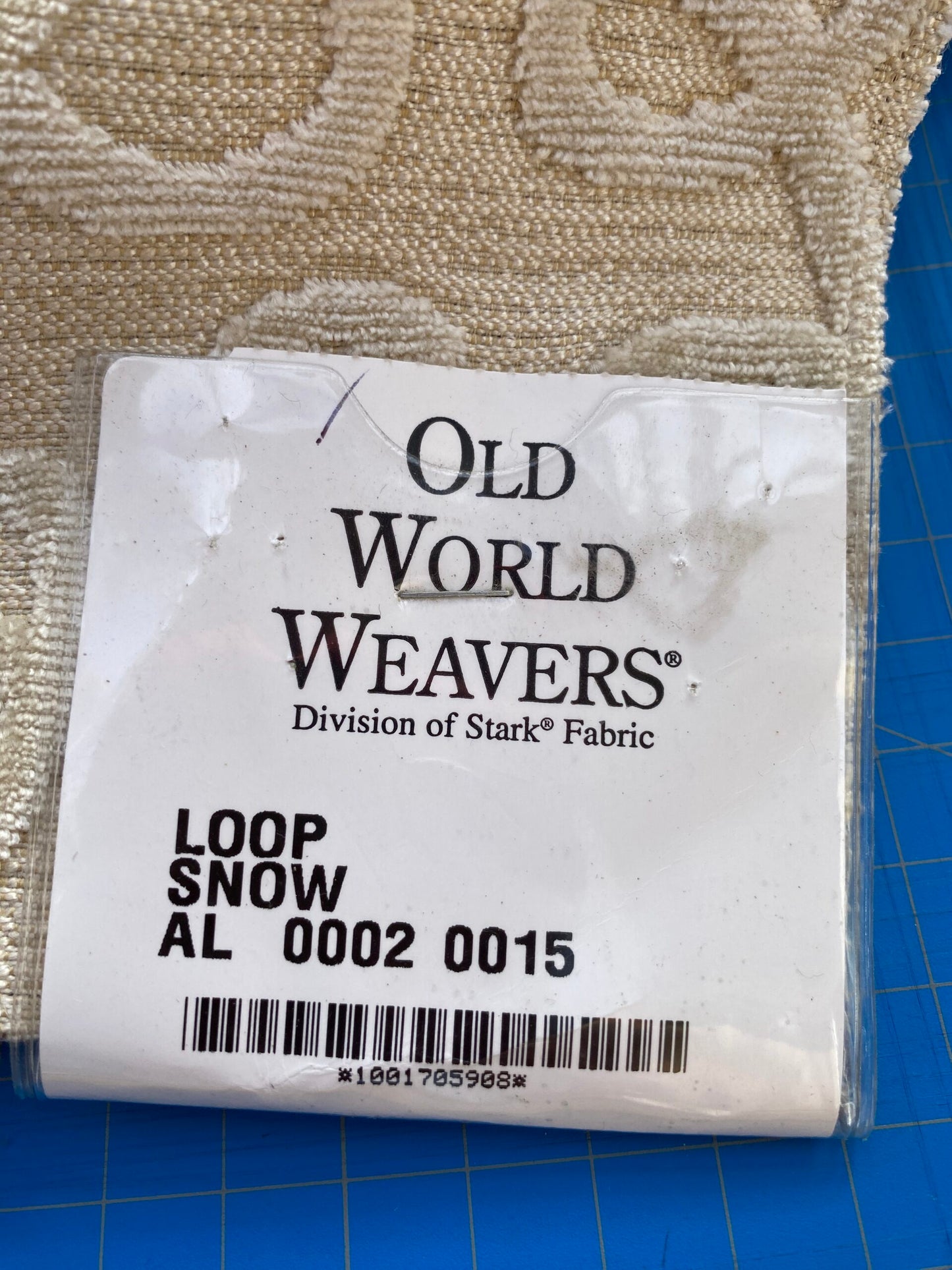 23 Berkbox84 Square Velvet by Old World Weavers Loop Snow Beige Abstract Graphic MSRP USD 320/y