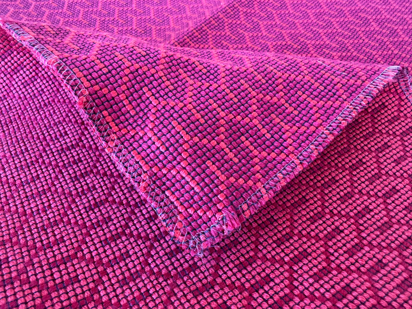 7 EV56 Square 25" x 25" Jacquard by Lelievre Strada Reversible Coquelicot Red Small Jacquard Small Scale Chevron Geometric MSRP USD 602/y