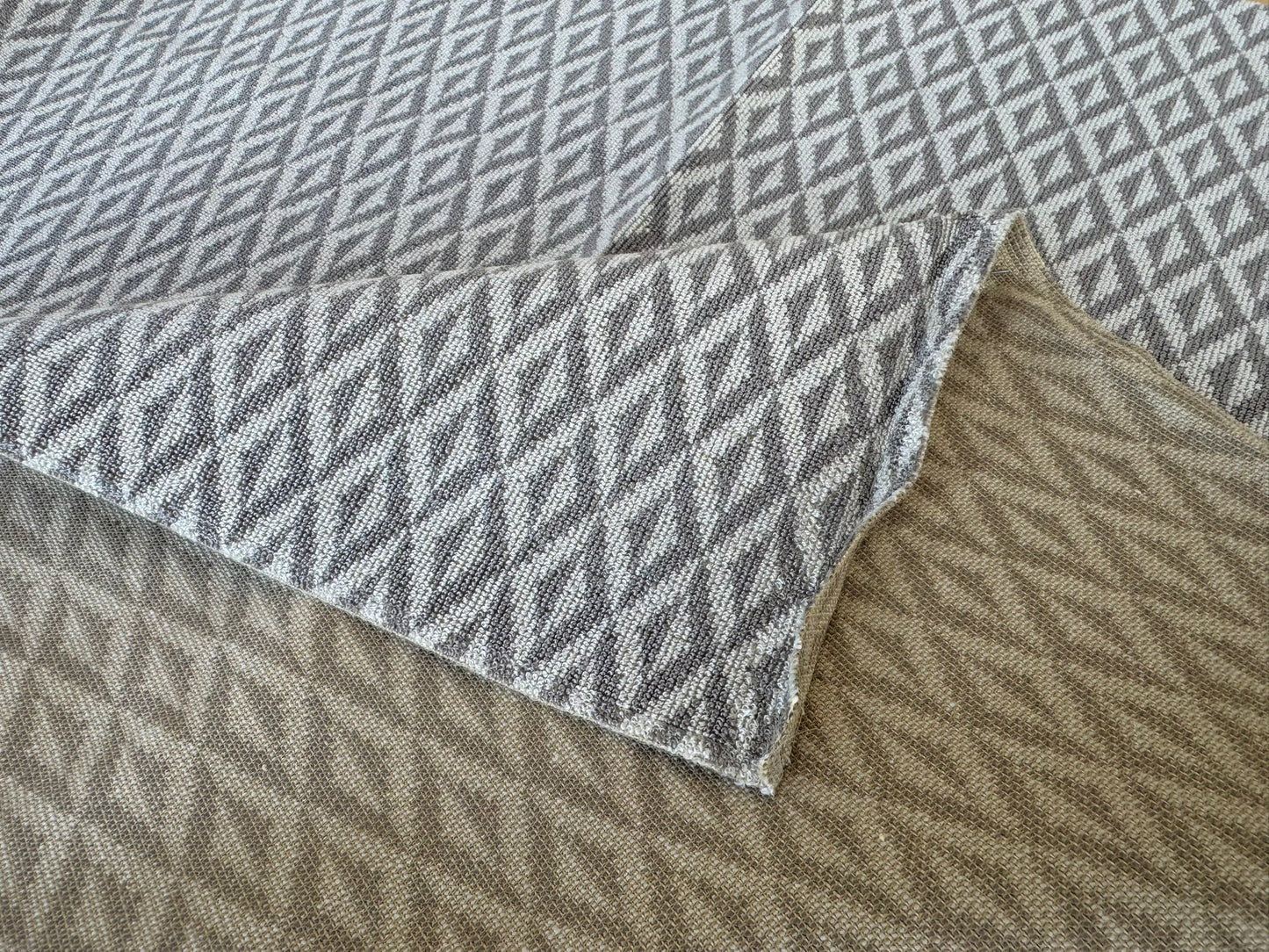 22 EV56 Square 25" x 25" Scalamandre Lelievre Paris Origami Epingle Naturel Gray White Diamond Geometric Small Scale MSRP USD374/y
