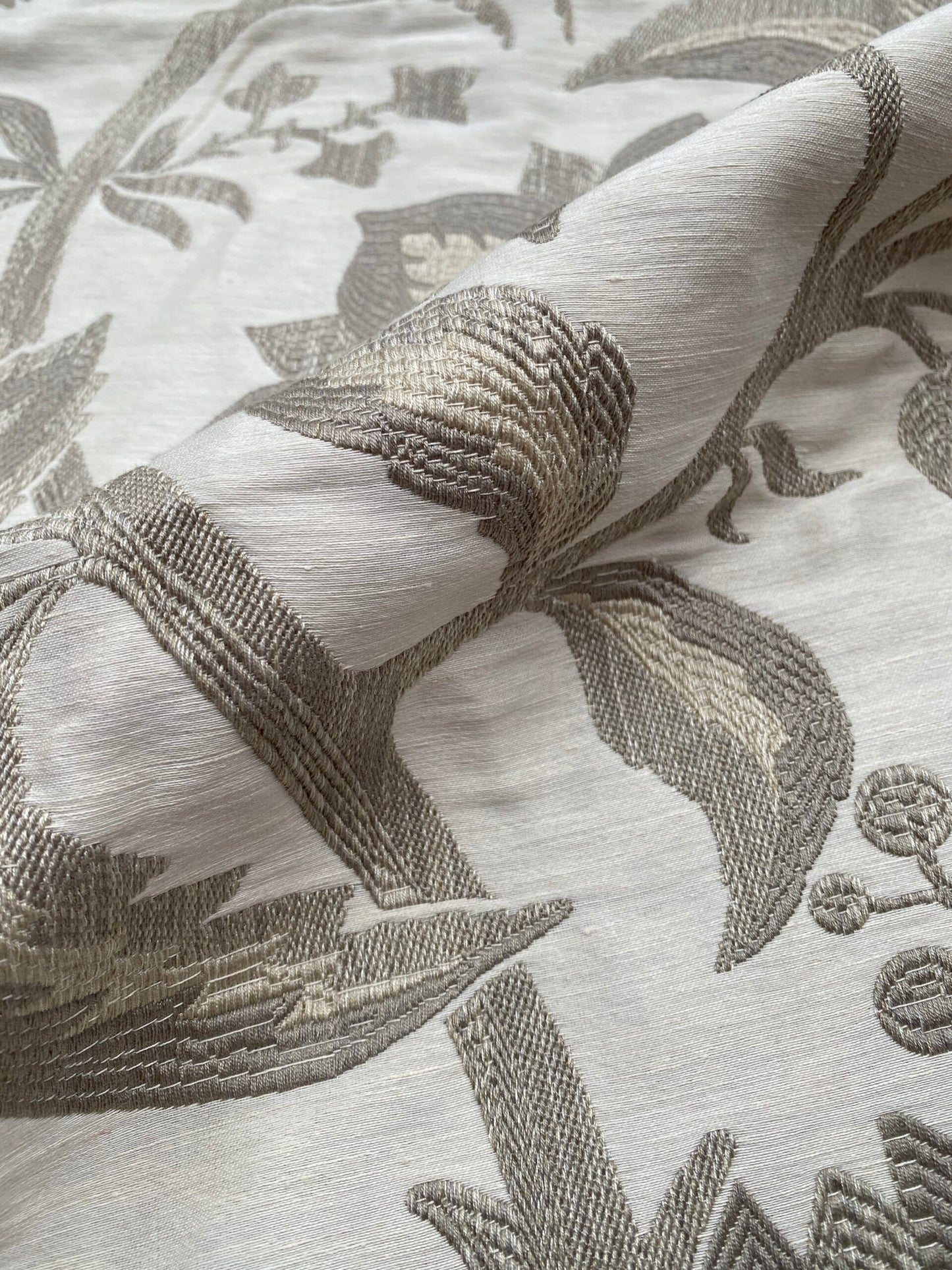 13 Berkbox88 Square Woven by  Old World Weavers Spontini Haze Gray White Botanical Large Pattern 27"W X 39"L  MSRP USD300+/y