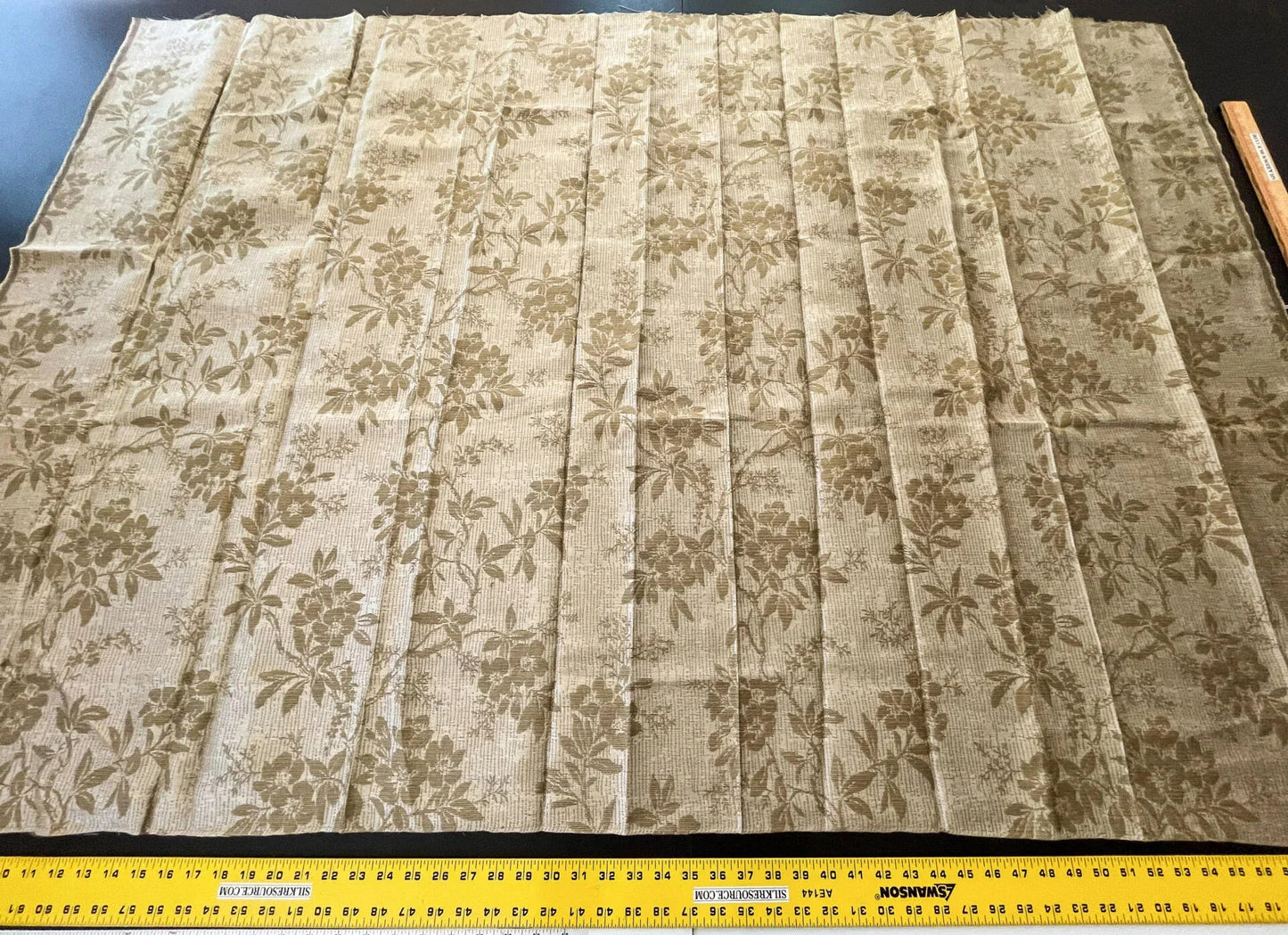 18 Berkbox52 1.2y Scalamandre Floral Foliage Woven Brown Gray