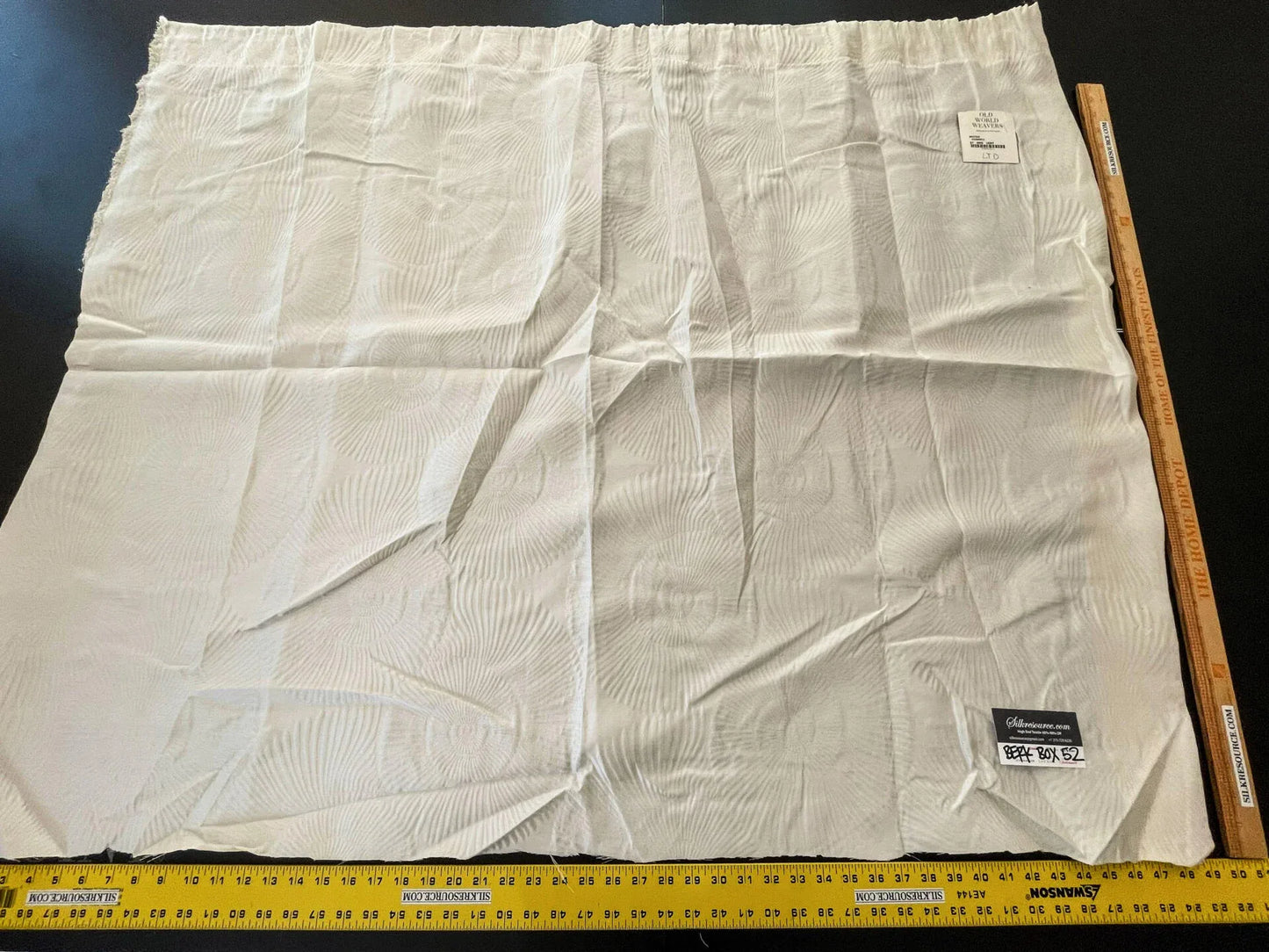 19 Berkbox52 1.2 yard Scalamandre Nautilo Eggshell White Jacquard,  Bird , Animal/ocean Blue MSRP USD 302