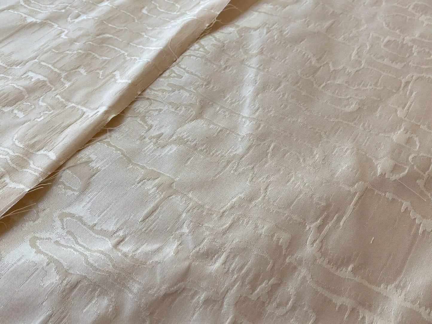 Scalamandre " Salon Moire Shell Pink Classic Silk Moire Watermark Historical Reversible MSRP USD 442/Y