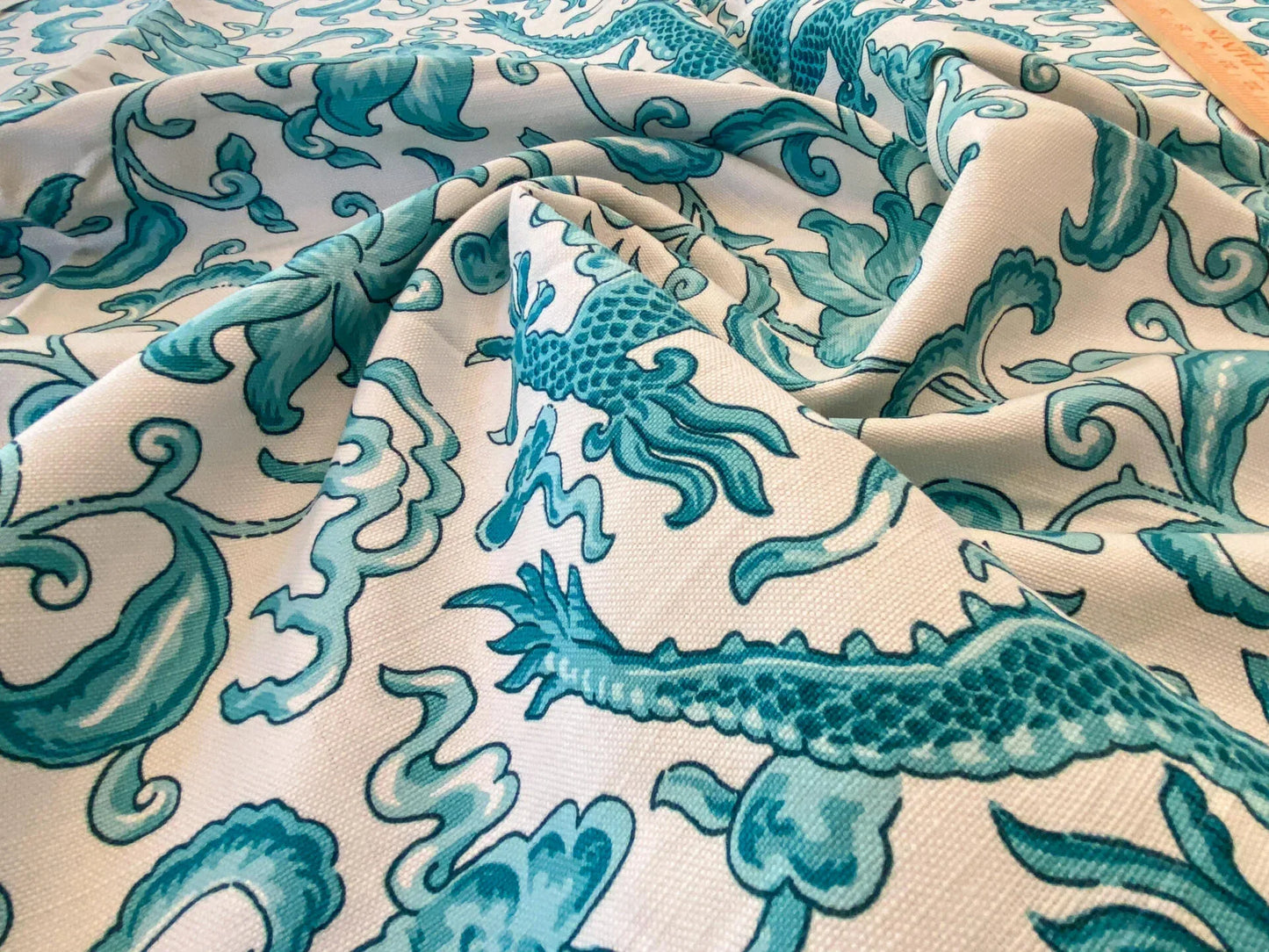 21 Berkbox56 1.2 yard Scalamandre Chi'en Dragon Linen Print Blue White