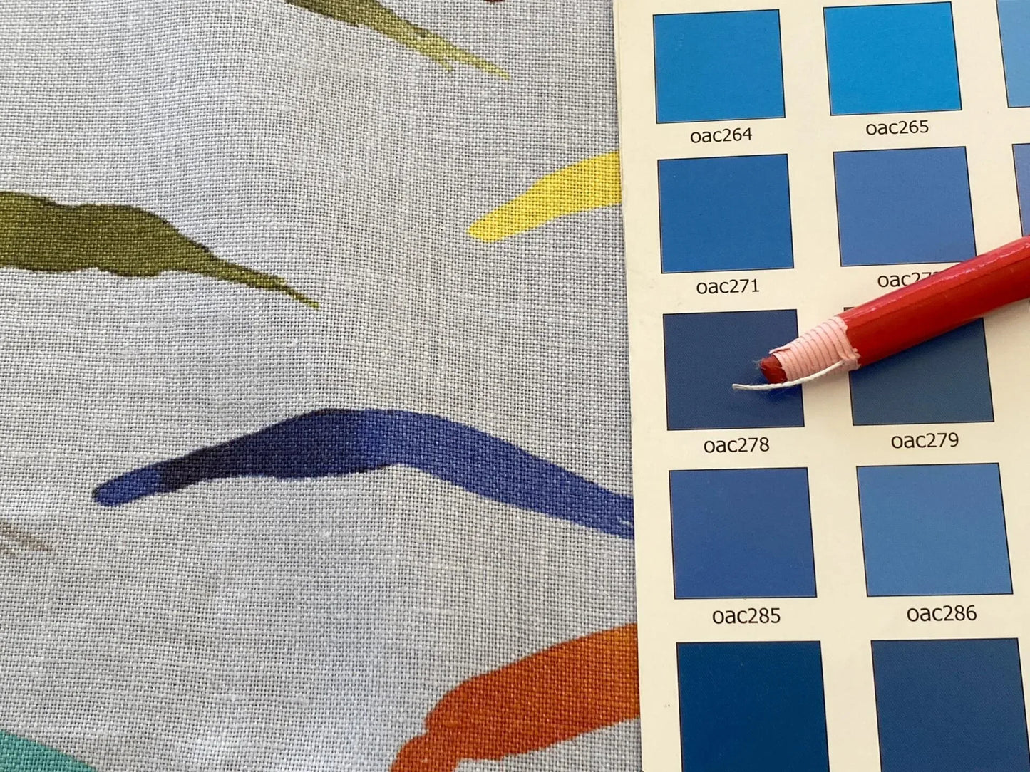 Scalamandre Salvo Confetti MSRP USD 206/Y Stunning Abstract Art On Linen Seagull