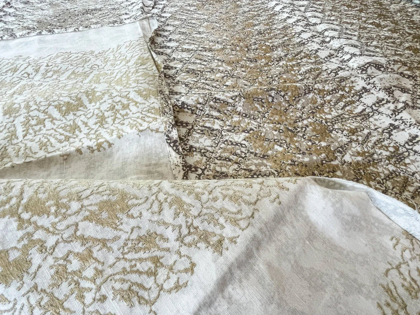 Scalamandre Komodo - Modern Nature Mica Embroidery Print, 1 Yard