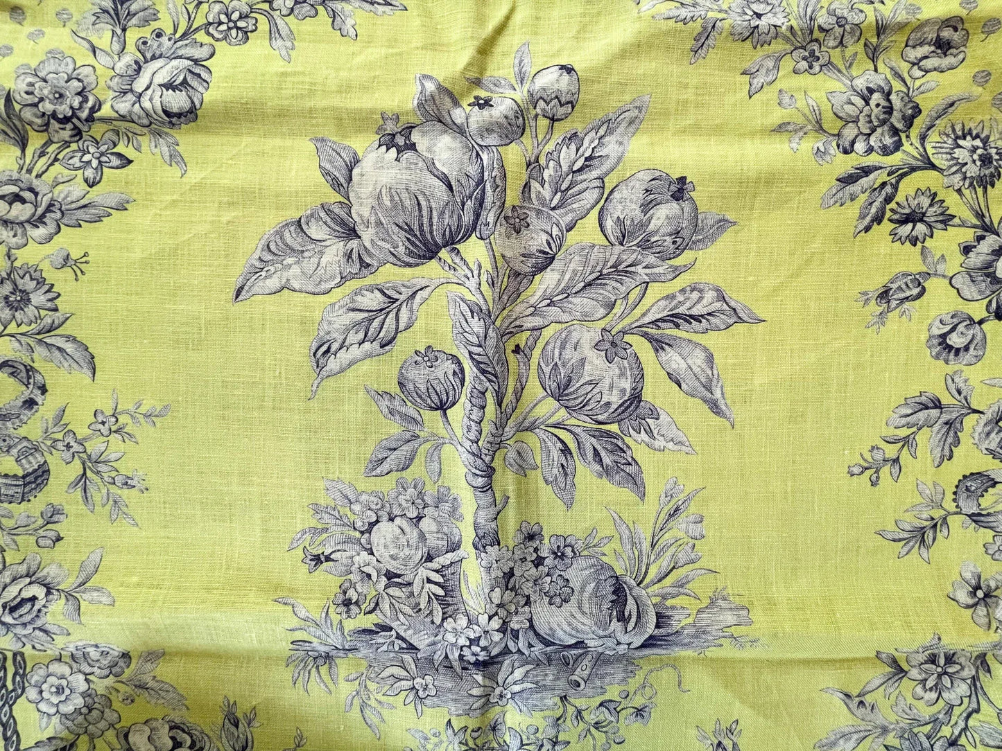 Scalamandre Tobago Hive Chartreuse Sapphire Linen - 1.5 Yard